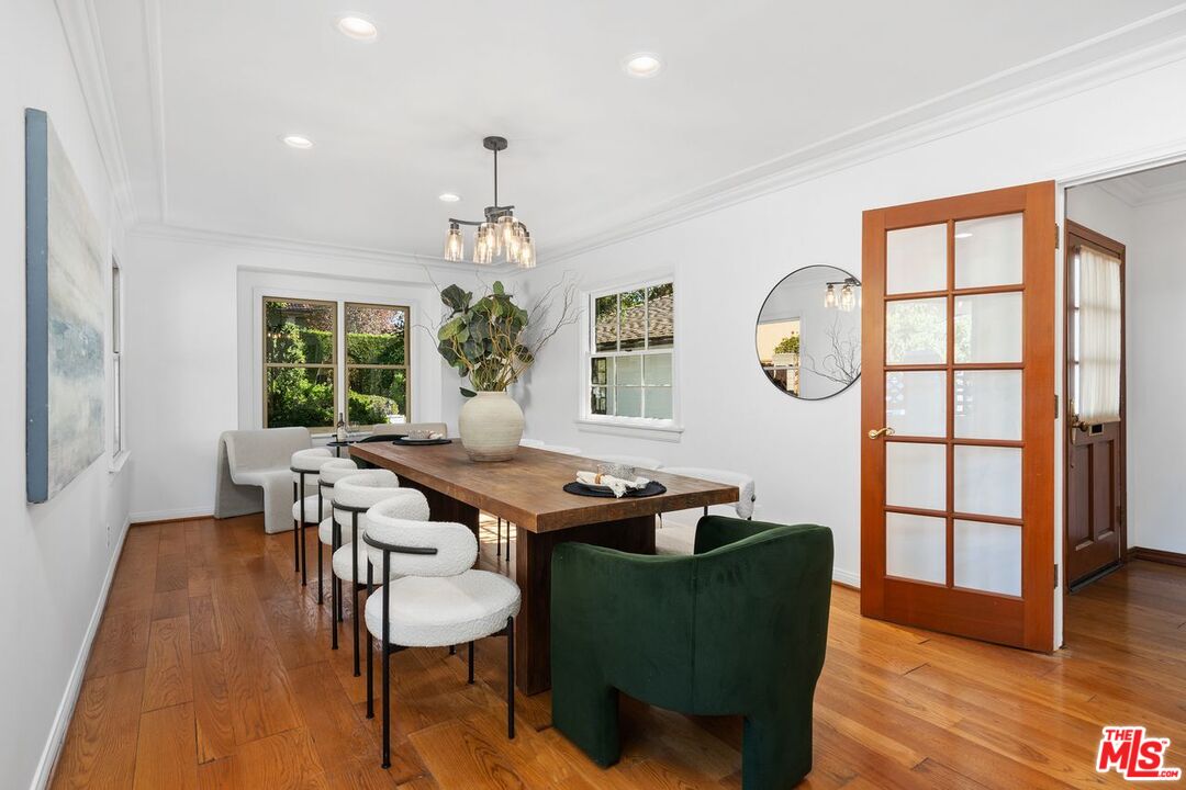 Los Angeles, California, 90049, United States, 3 Bedrooms Bedrooms, ,3 BathroomsBathrooms,Residential,For Sale,1989450