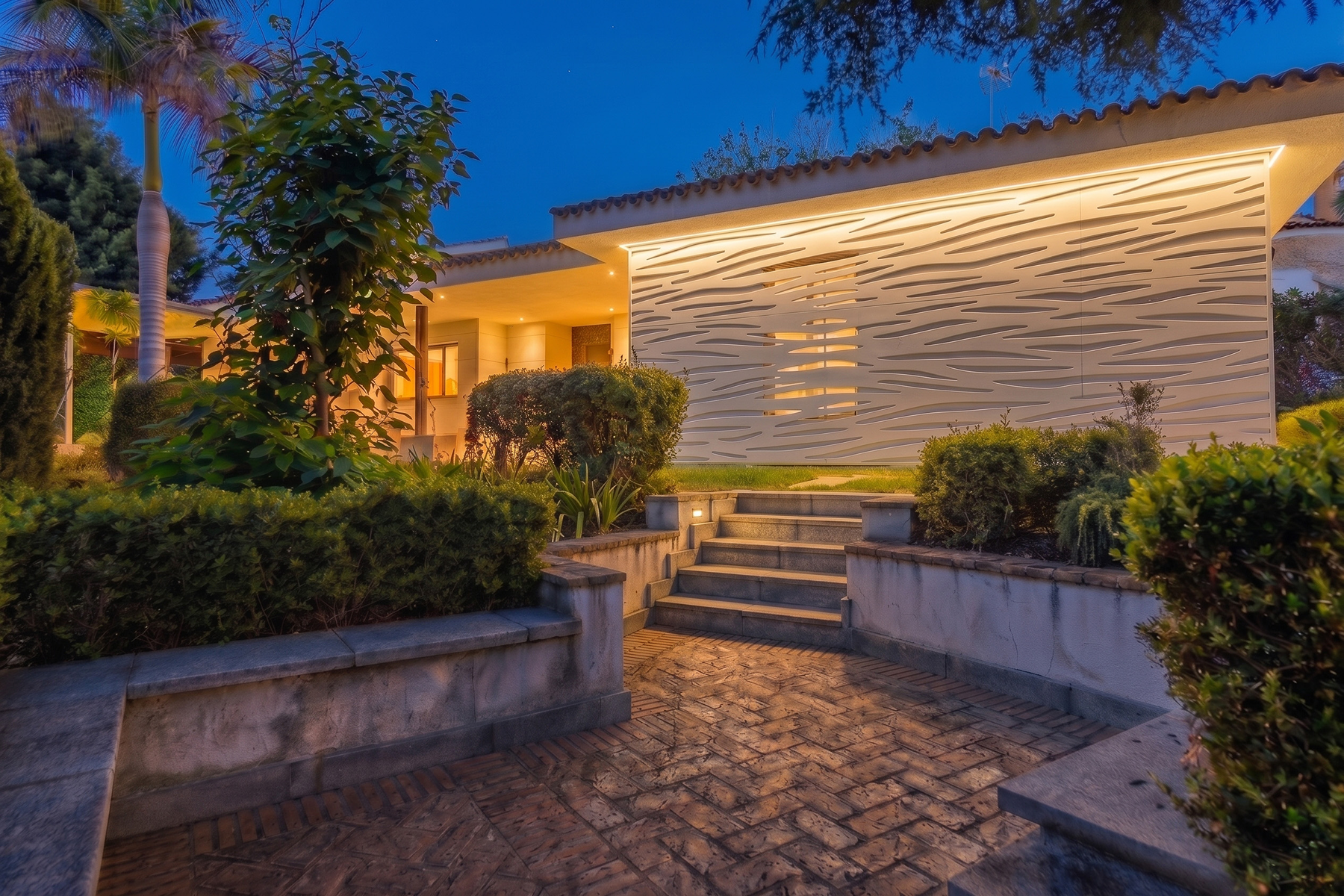  Designer detached house with pool in private development - 物件實景