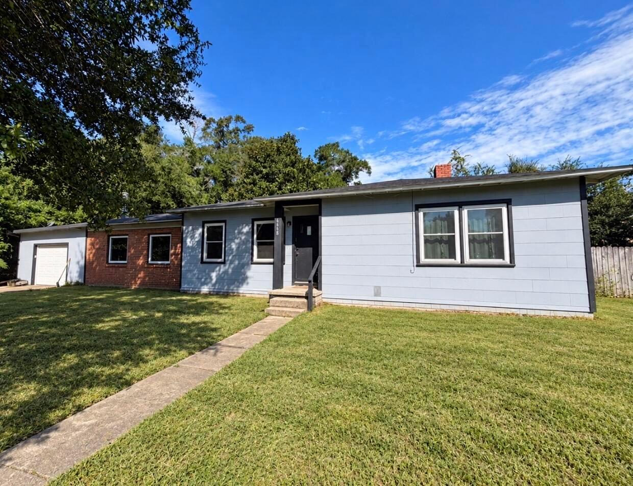 Maple St, Milton, FL 32570
