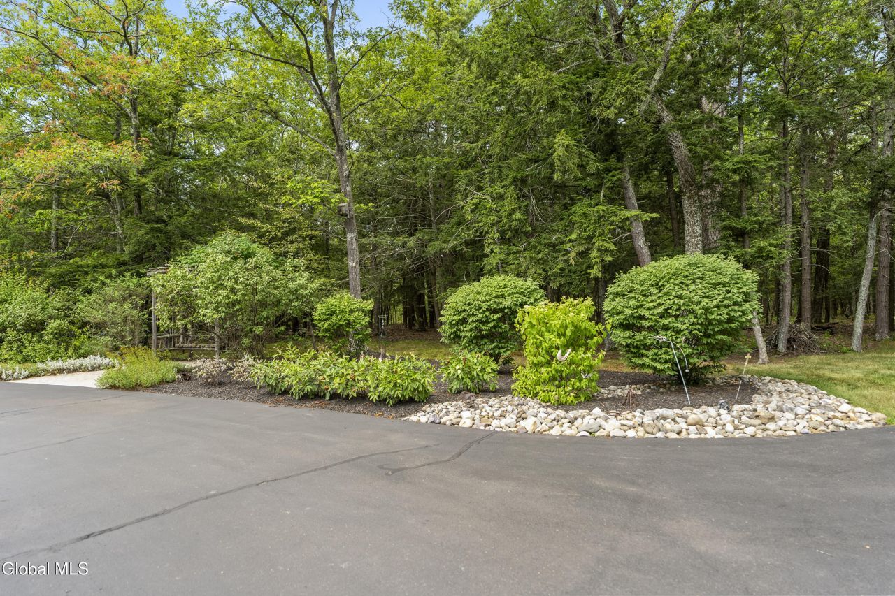 Coeymans Hollow, New York, 12046, United States, 4 Bedrooms Bedrooms, ,3 BathroomsBathrooms,Residential,For Sale,1907699