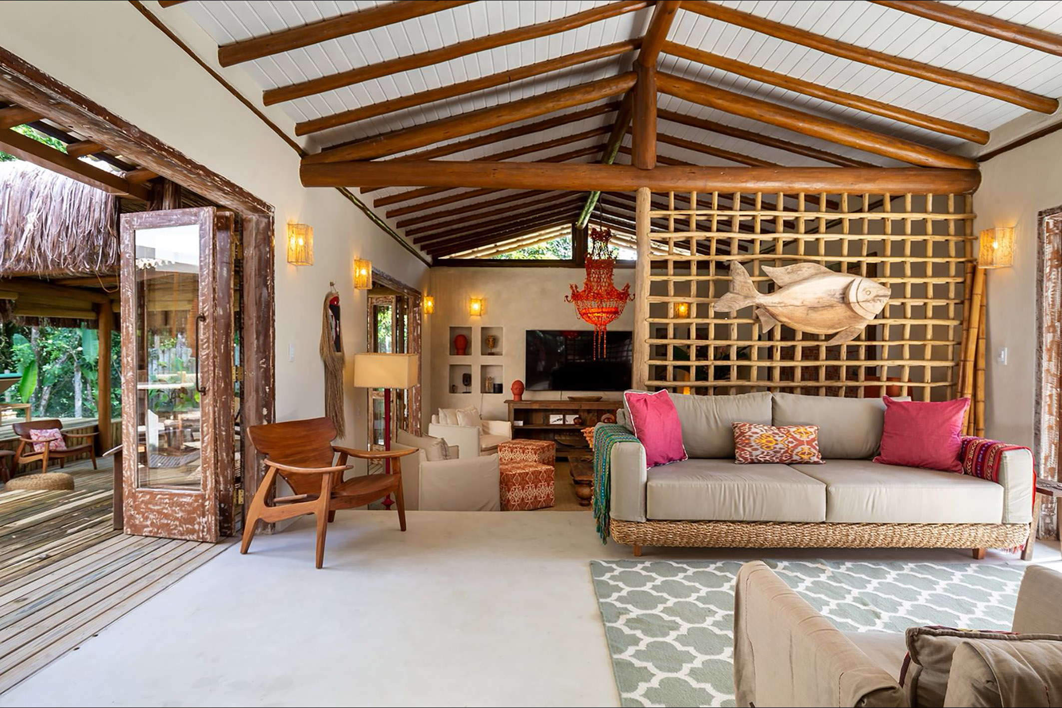  Refined residence with sophisticated interiors and native forest views - 物件實景