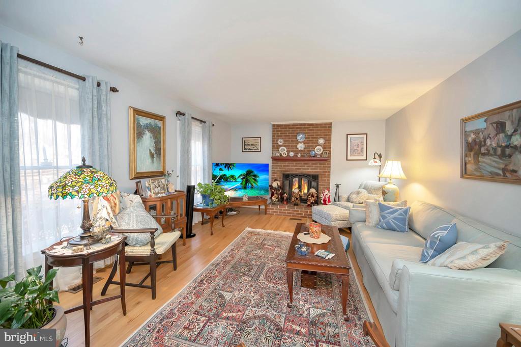 Fredericksburg, Virginia, 22406, United States, 5 Bedrooms Bedrooms, ,3 BathroomsBathrooms,Residential,For Sale,1977445