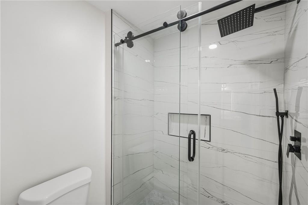 Snellville, Georgia, 30039, United States, 5 Bedrooms Bedrooms, ,4 BathroomsBathrooms,Residential,For Sale,1993862