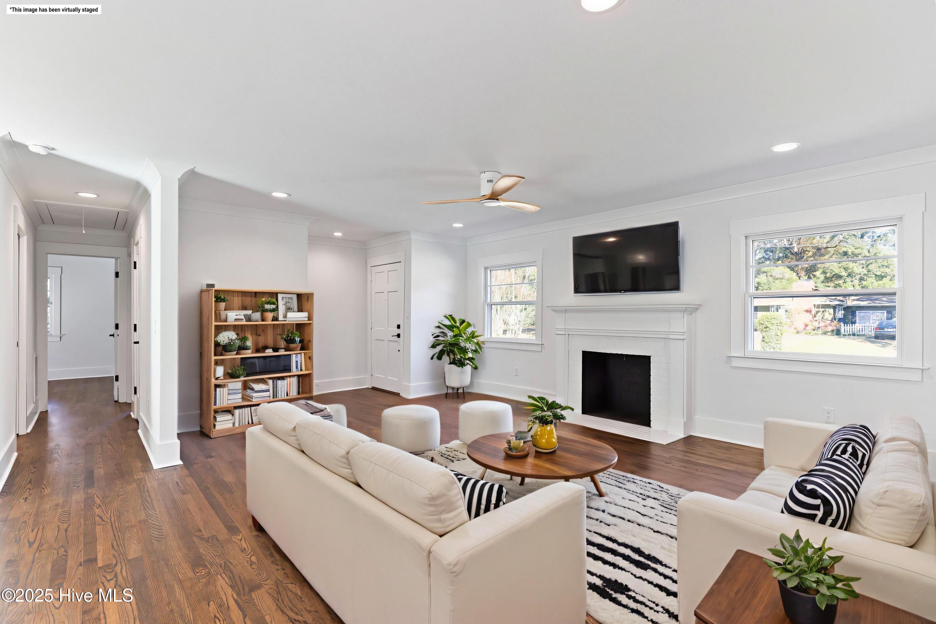 Wilmington, North Carolina, 28403, United States, 4 Bedrooms Bedrooms, ,2 BathroomsBathrooms,Residential,For Sale,1991913