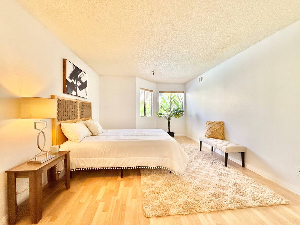 Long Beach, California, 90815, United States, 2 Bedrooms Bedrooms, ,2 BathroomsBathrooms,Residential,For Sale,1830564