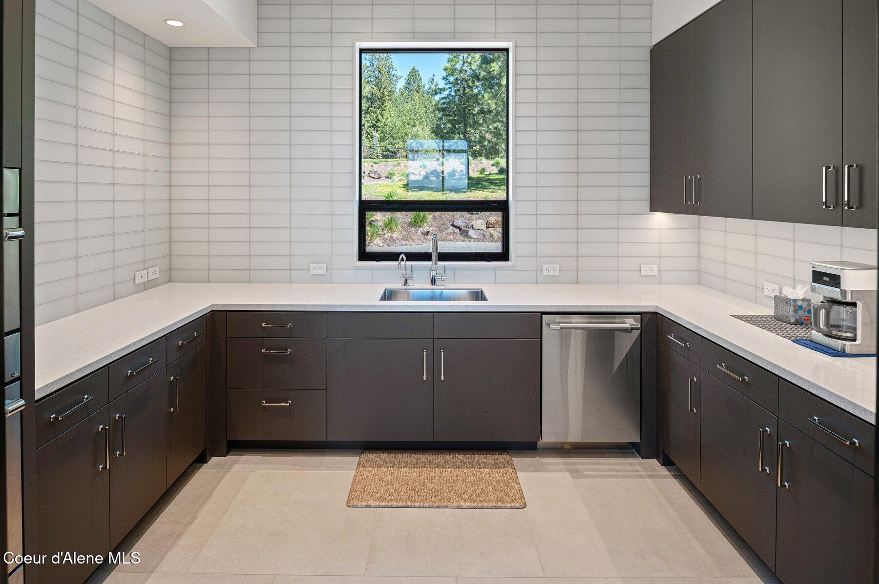 Coeur D'alene, Idaho, 83814, United States, 3 Bedrooms Bedrooms, ,2 BathroomsBathrooms,Residential,For Sale,1926176