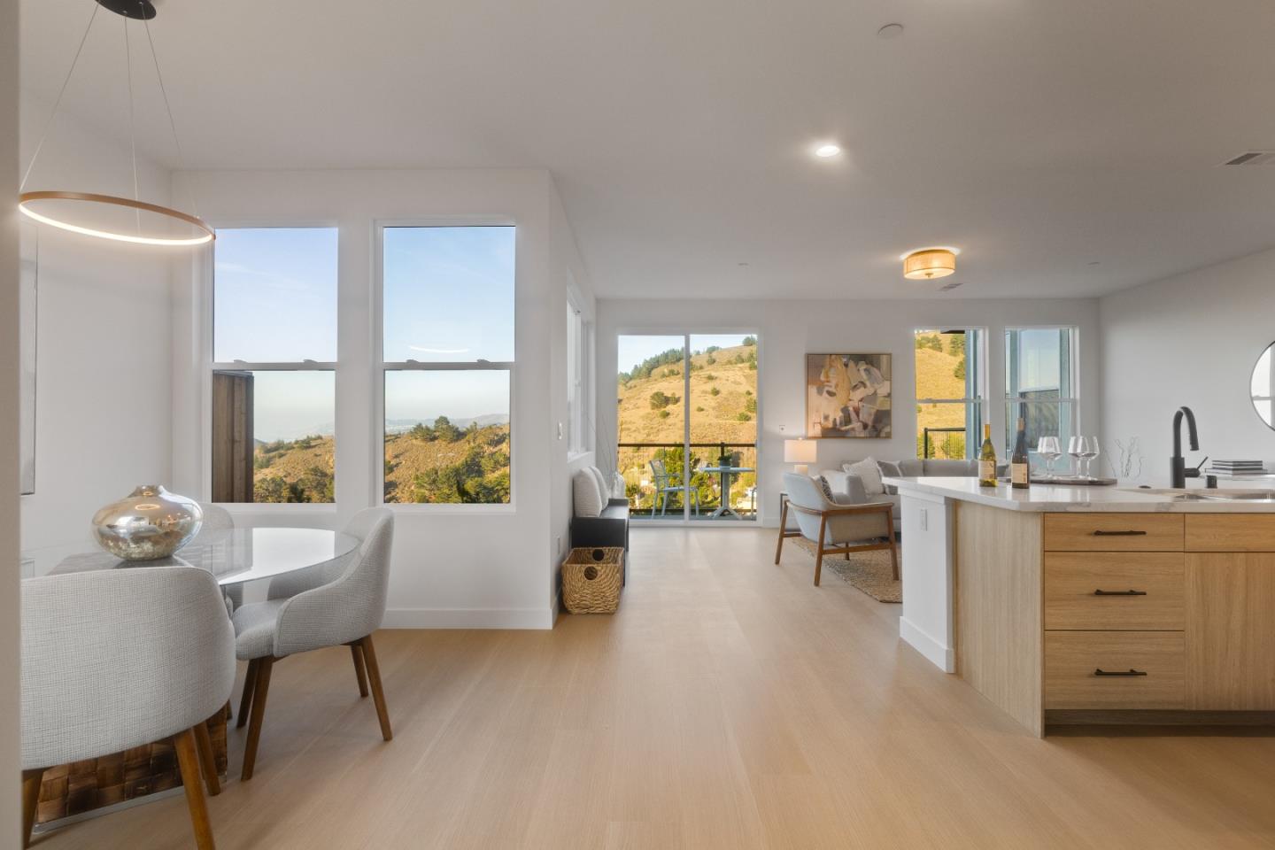 Pacifica, California, 94044, United States, 3 Bedrooms Bedrooms, ,3 BathroomsBathrooms,Residential,For Sale,2001839