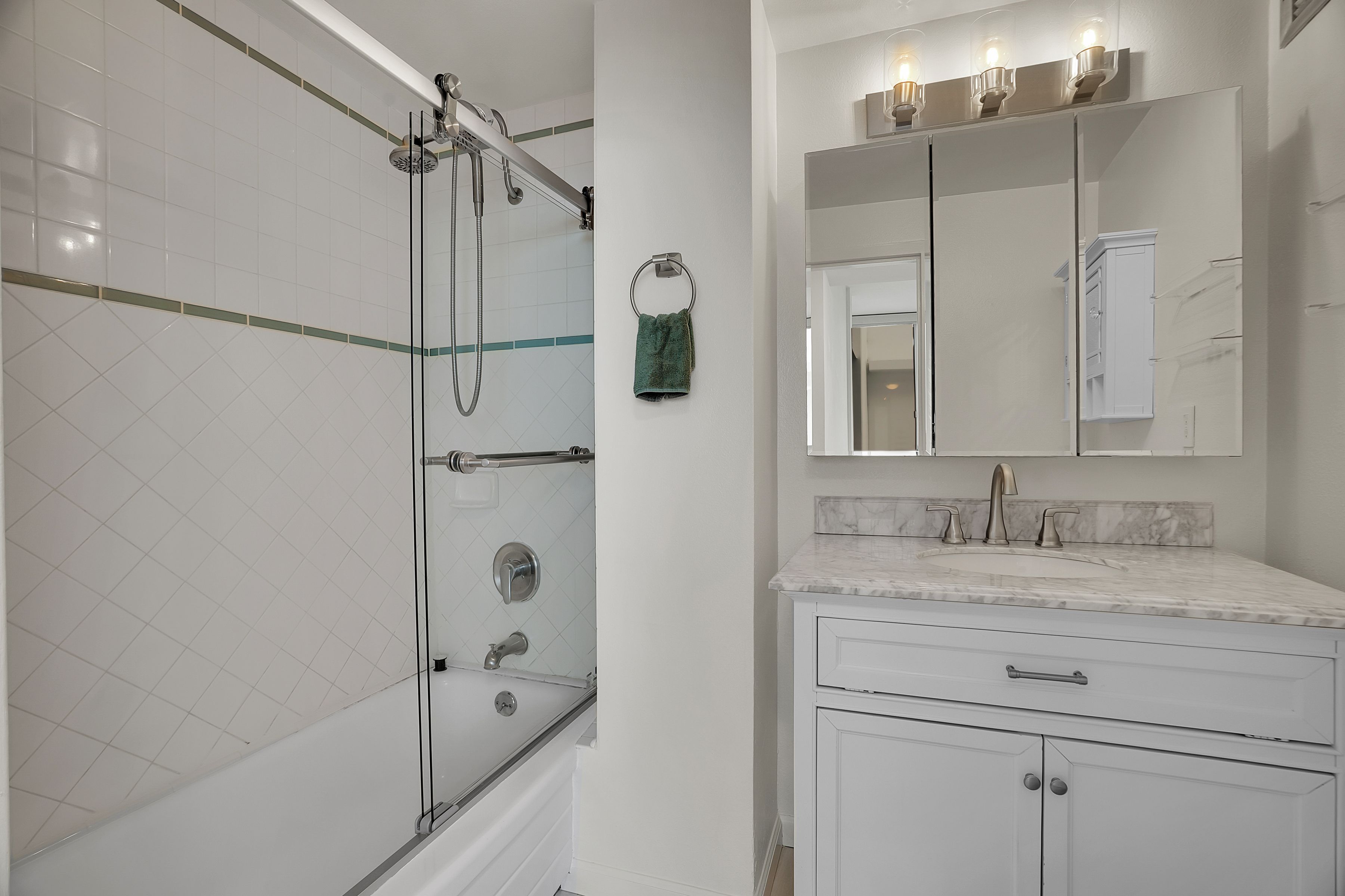  17352 W Sunset Blvd - 物件實景