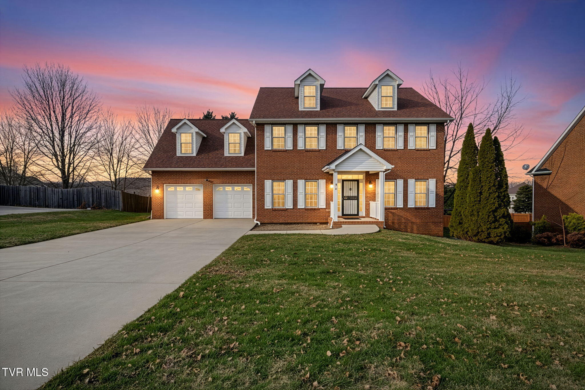 Johnson City, Tennessee, 37601, United States, 5 Bedrooms Bedrooms, ,4 BathroomsBathrooms,Residential,For Sale,2049001