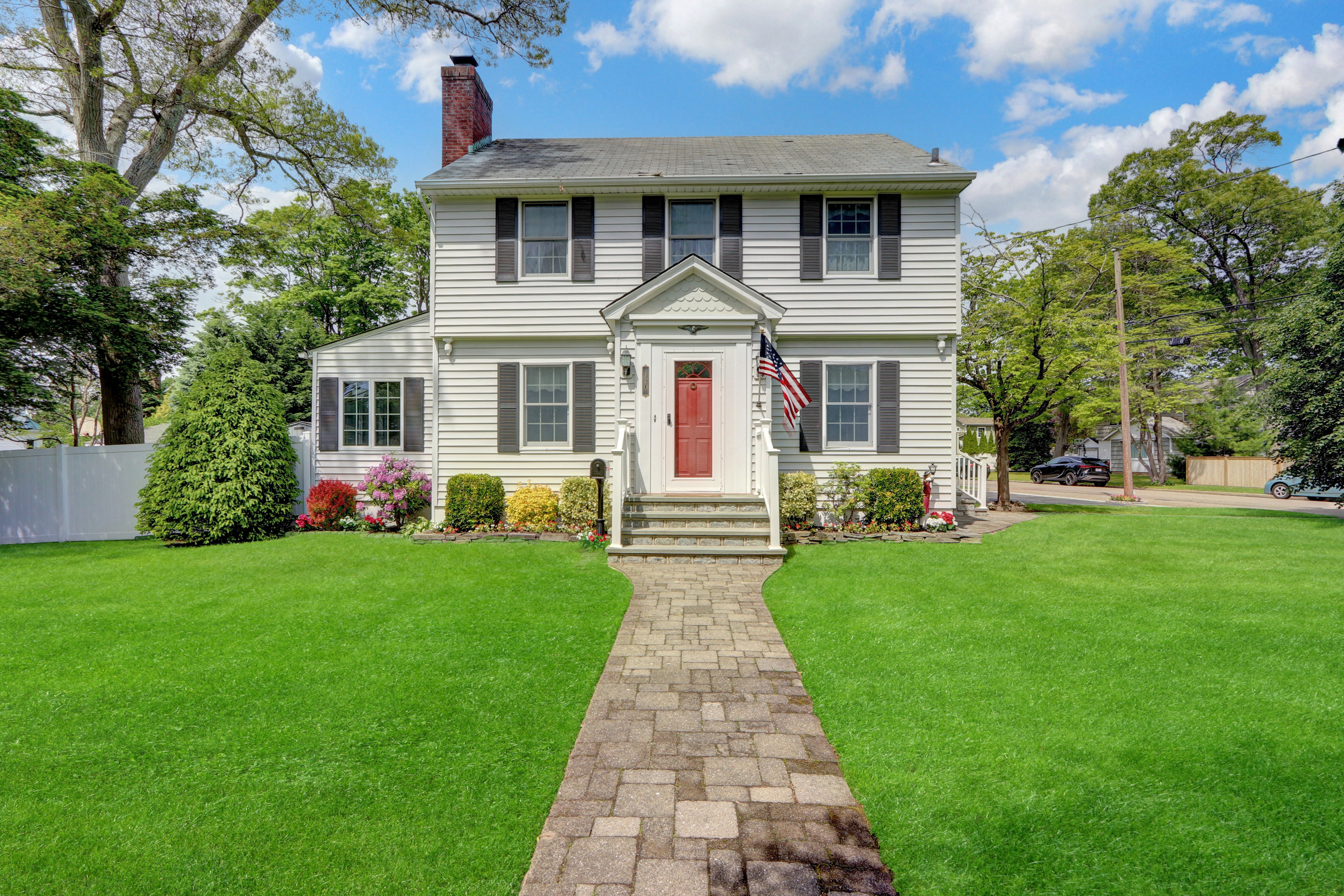 Babylon, New York, 11702, United States, 3 Bedrooms Bedrooms, ,2 BathroomsBathrooms,Residential,For Sale,1861866