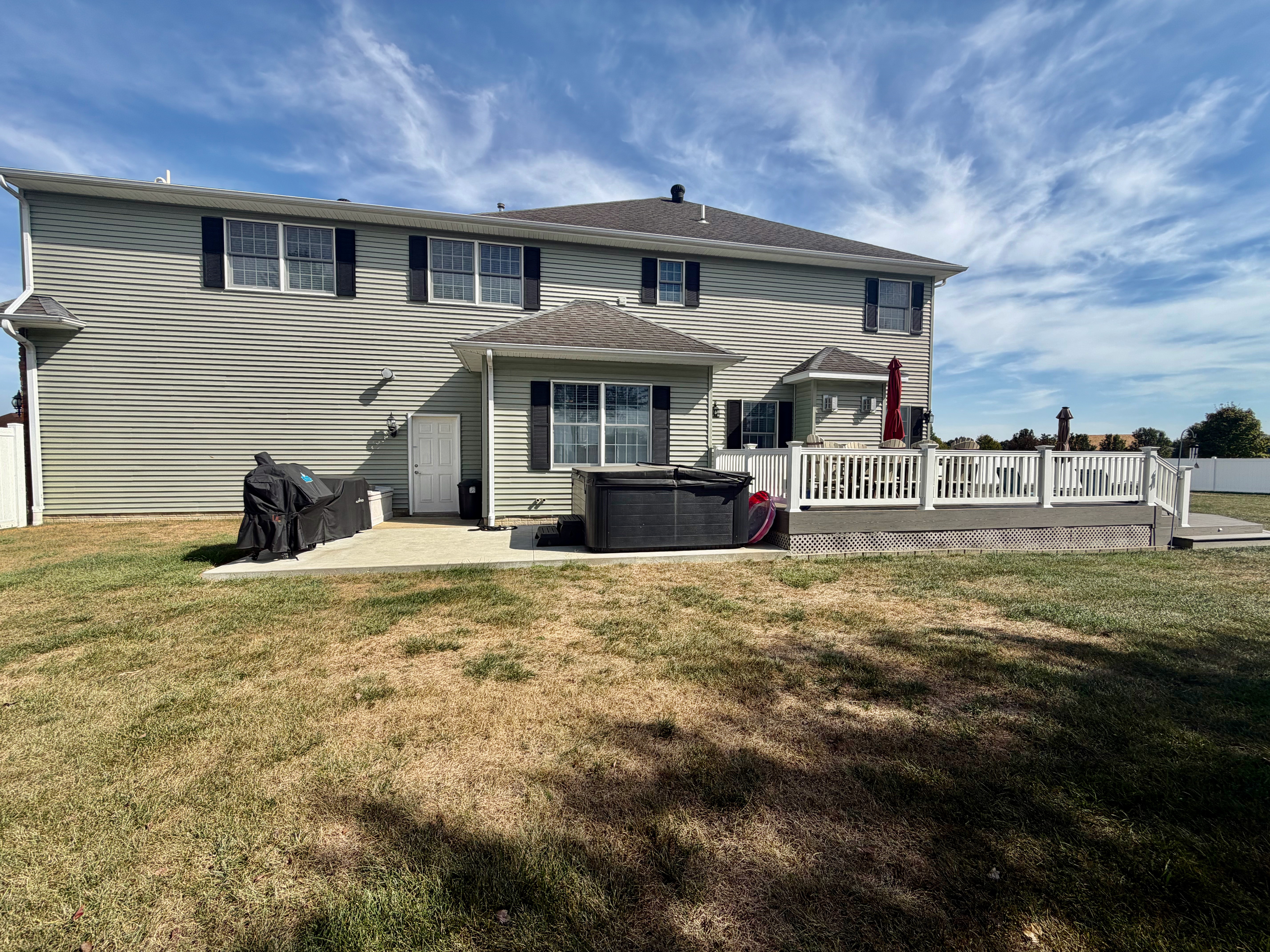 Effingham, Illinois, 62401, United States, 5 Bedrooms Bedrooms, ,5 BathroomsBathrooms,Residential,For Sale,1981428