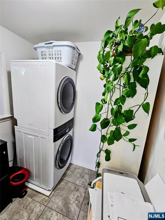 Clifton, New Jersey, 07012, United States, 6 Bedrooms Bedrooms, ,4 BathroomsBathrooms,Residential,For Sale,1984082