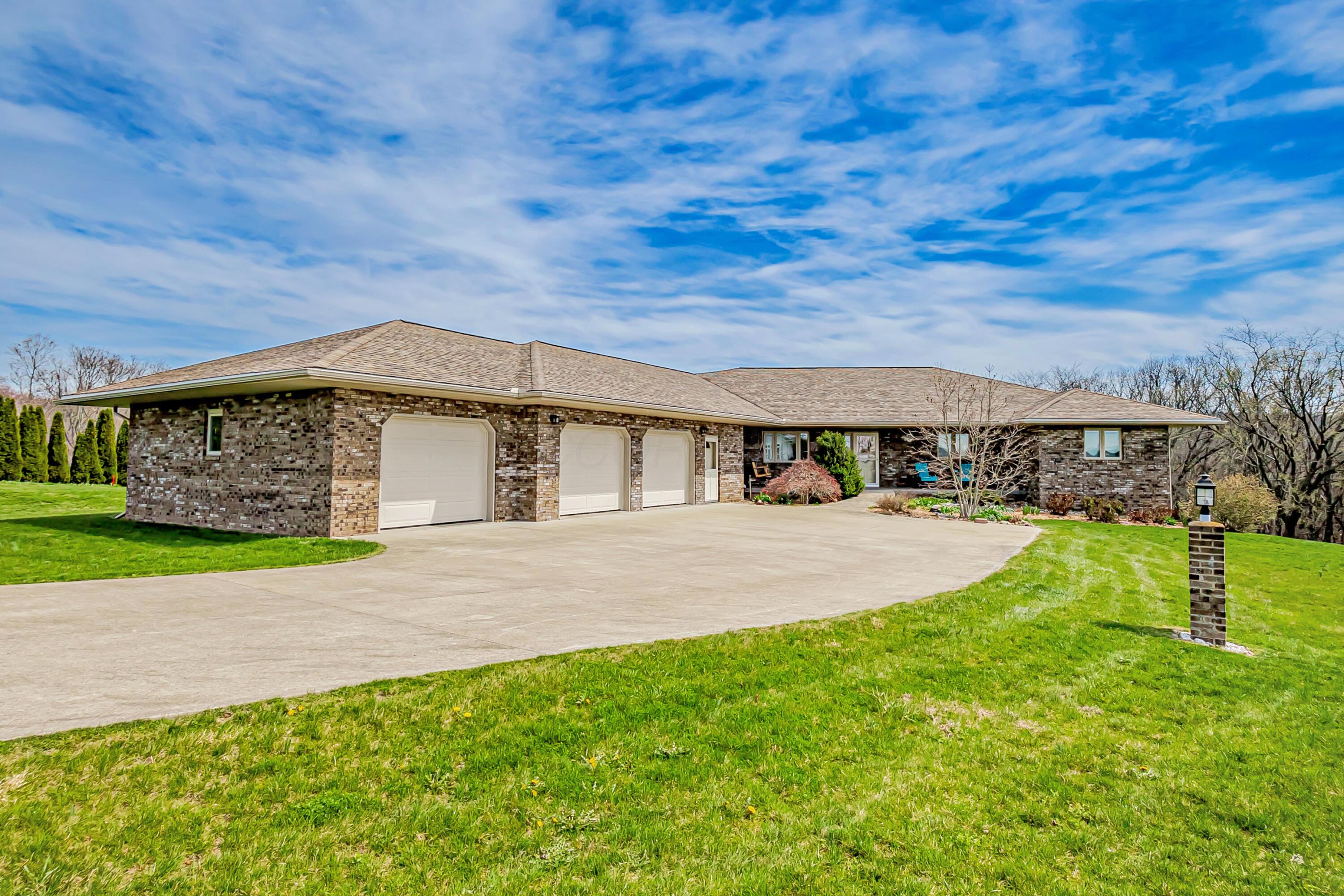 Zanesville, Ohio, 43701, United States, 4 Bedrooms Bedrooms, ,3 BathroomsBathrooms,Residential,For Sale,1766753