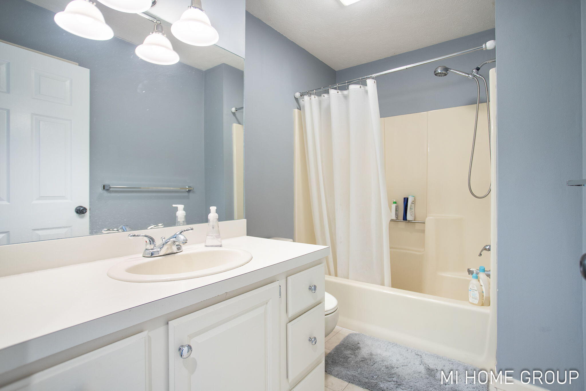 Holland, Michigan, 49424, United States, 4 Bedrooms Bedrooms, ,3 BathroomsBathrooms,Residential,For Sale,1849083