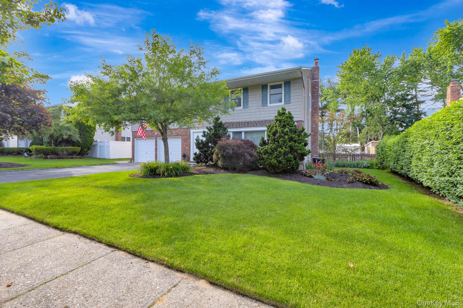 Knoll Ln, Smithtown, NY 11787 #1