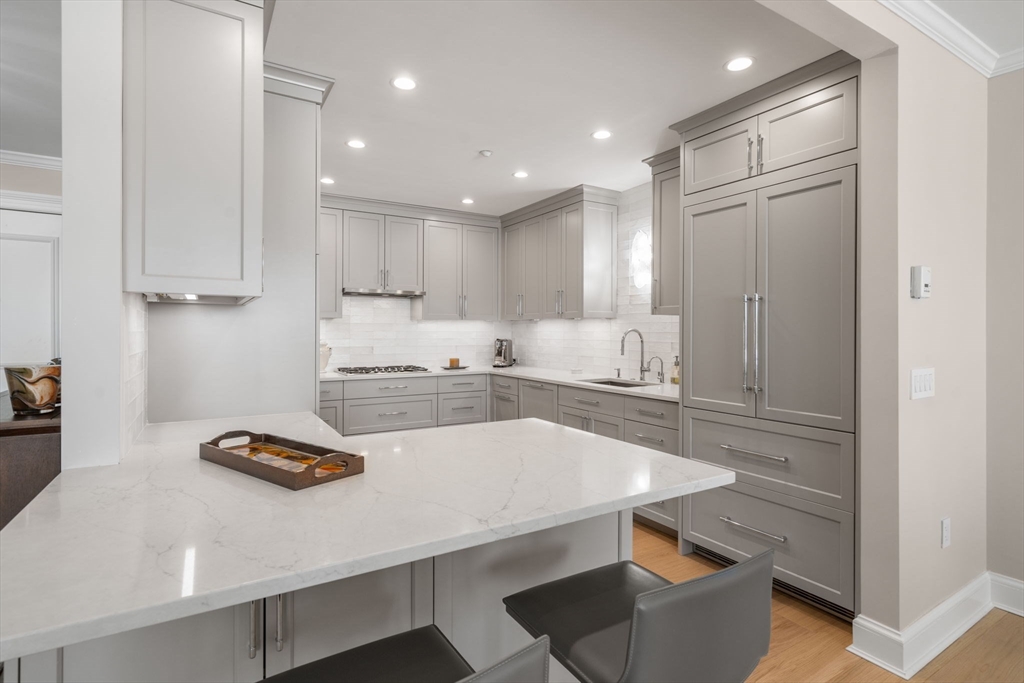 Boston, Massachusetts, 02199, United States, 3 Bedrooms Bedrooms, ,3 BathroomsBathrooms,Residential,For Sale,1940659