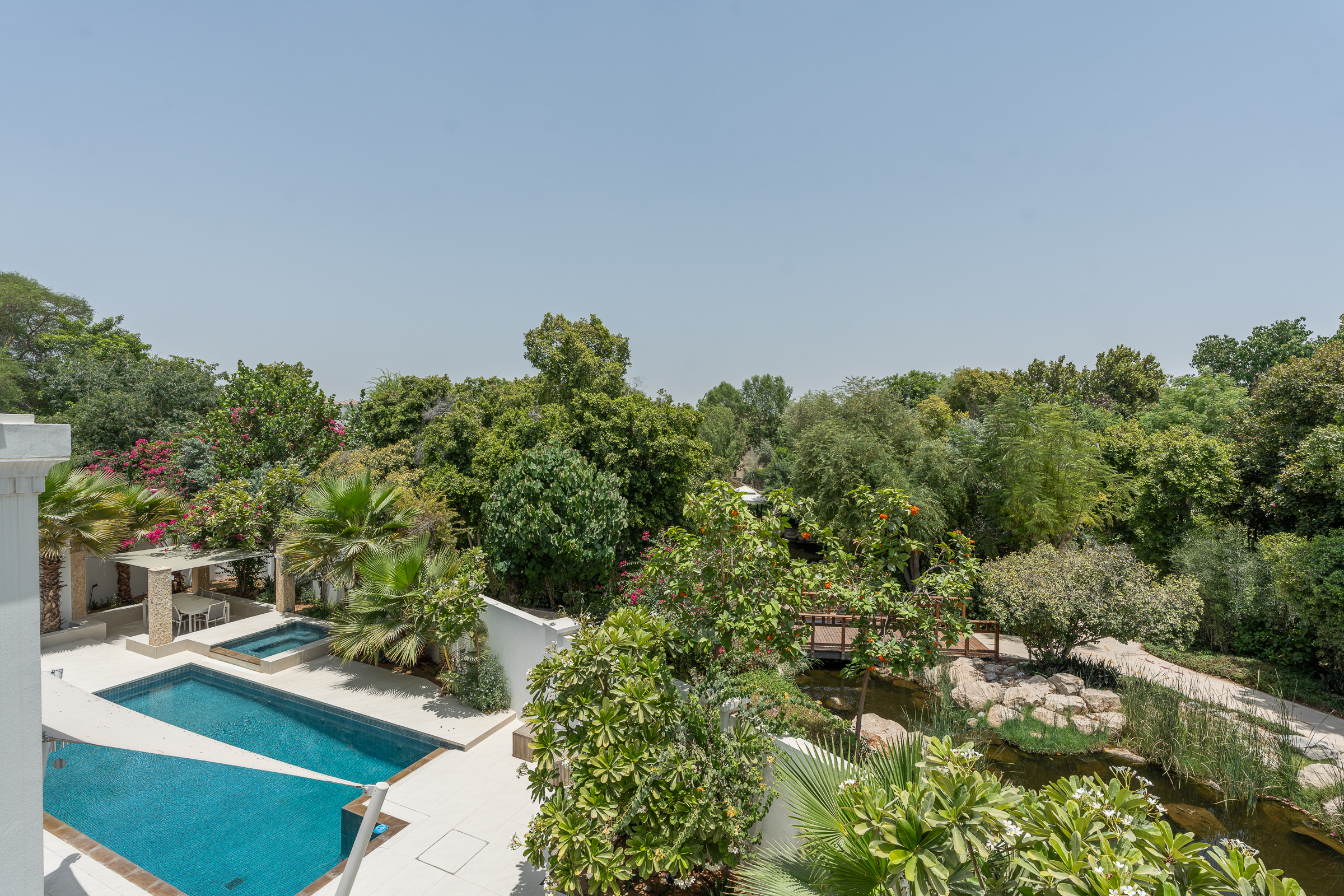  Opulent Corner Villa in Al Barari - 物件實景