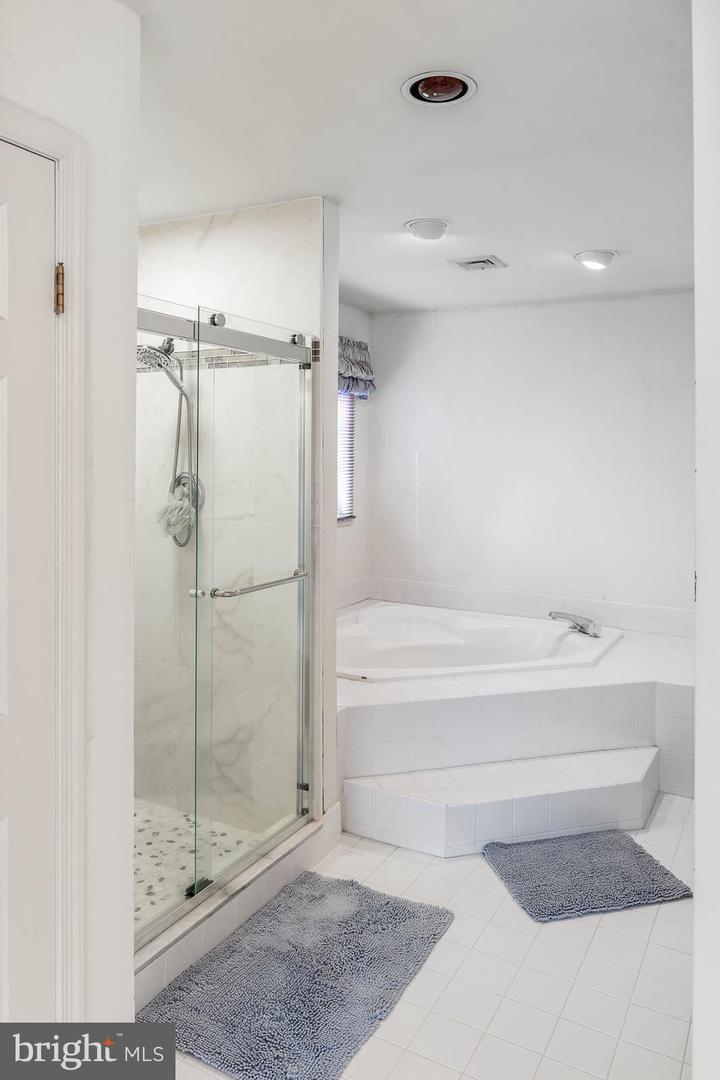 Chalfont, Pennsylvania, 18914, United States, 4 Bedrooms Bedrooms, ,4 BathroomsBathrooms,Residential,For Sale,1991074