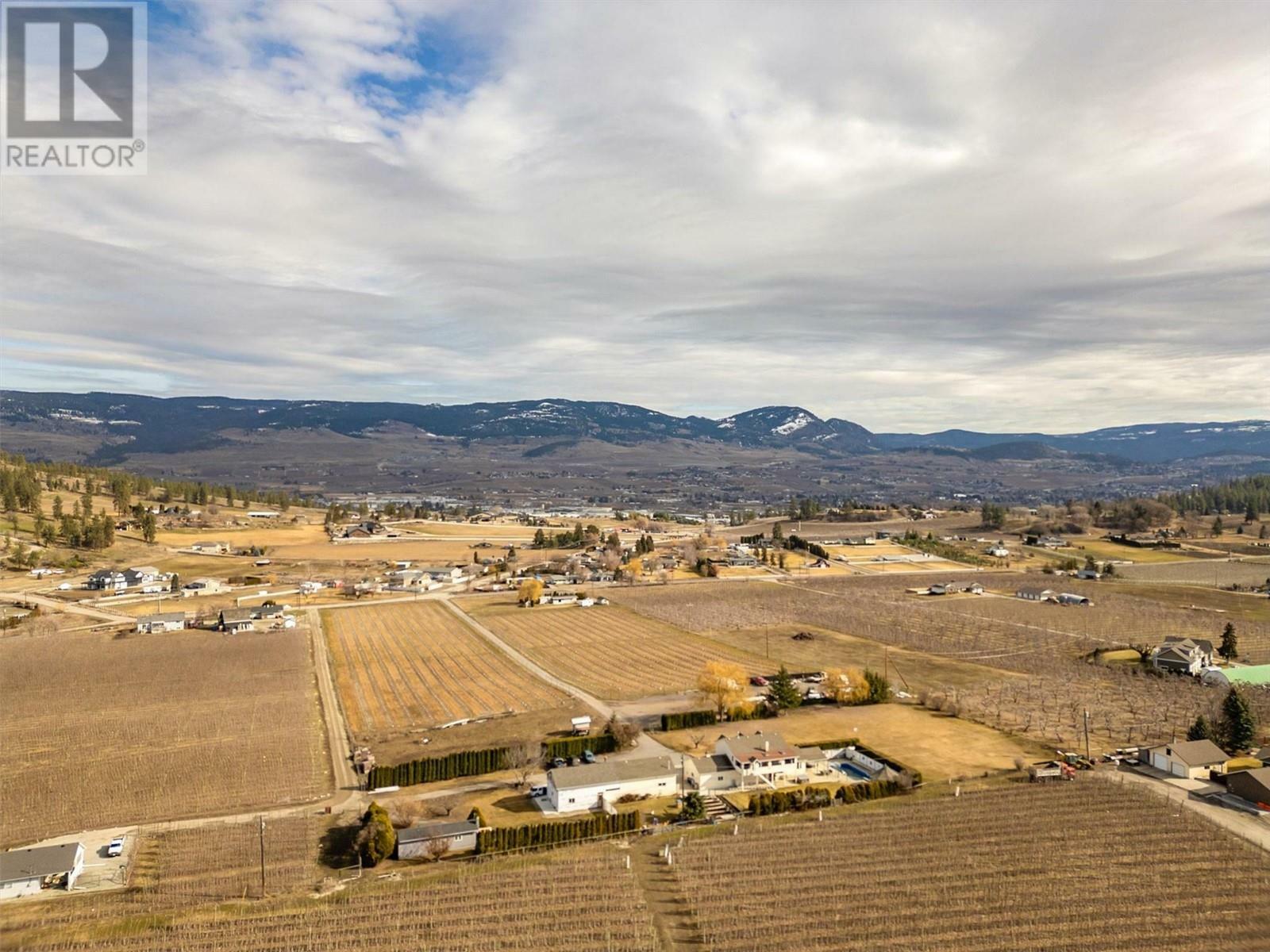 KELOWNA, British Columbia, V1V 2G6, CA, 5 Bedrooms Bedrooms, ,4 BathroomsBathrooms,Residential,For Sale,1838260