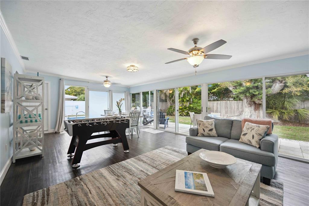 Sarasota, Florida, 34239, United States, 3 Bedrooms Bedrooms, ,2 BathroomsBathrooms,Residential,For Sale,1690637