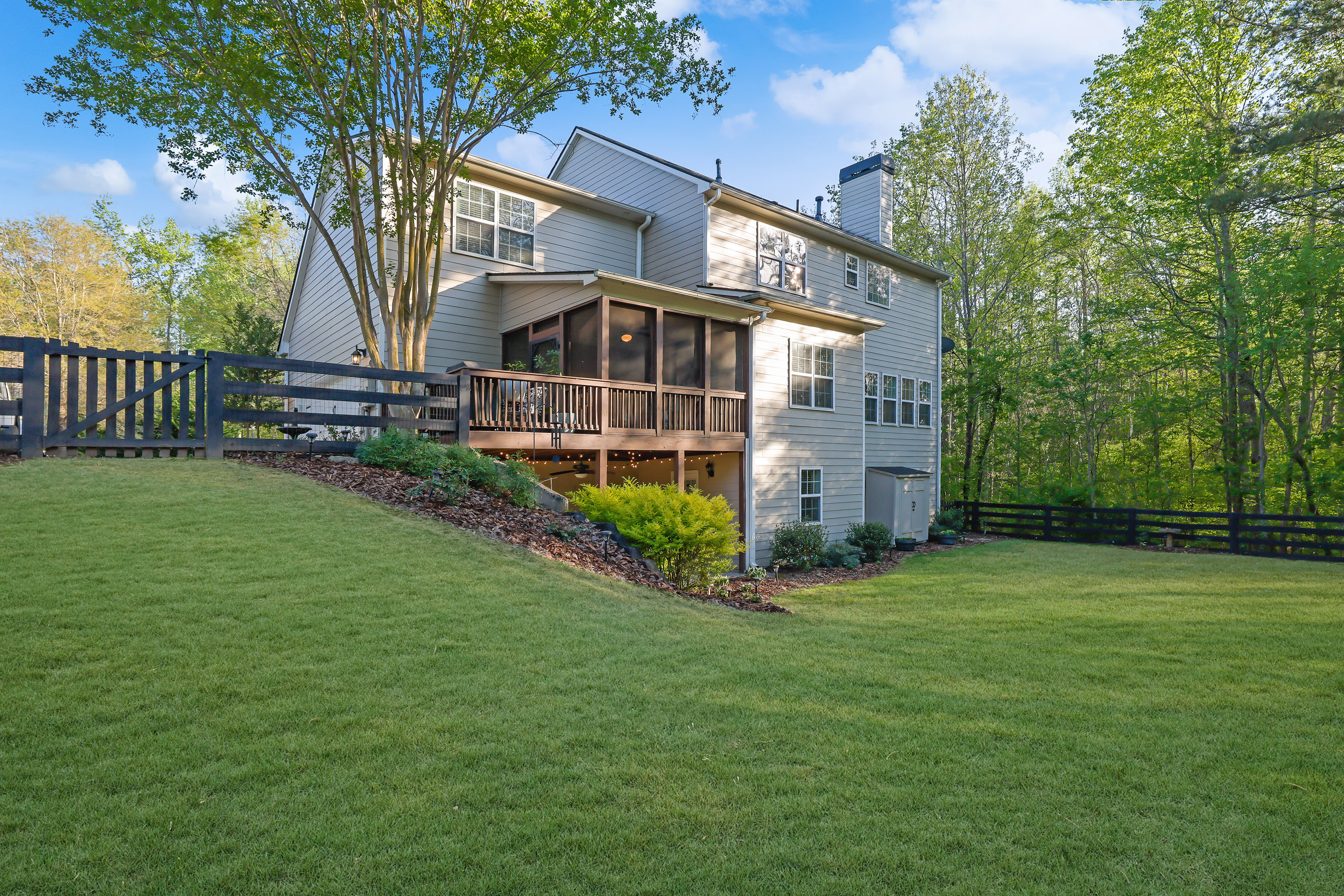  Classic Beauty in Amenity-rich Parkstone Community - 物件實景