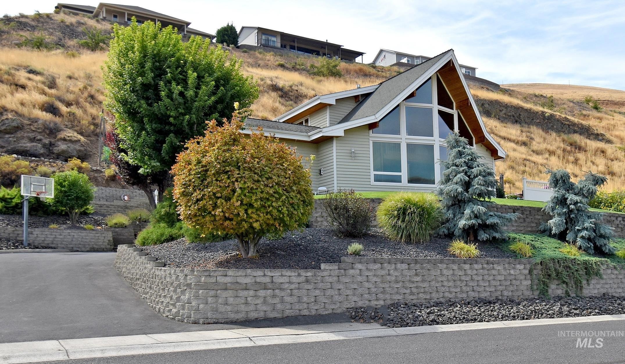 Asotin, Washington, 99402, United States, 3 Bedrooms Bedrooms, ,3 BathroomsBathrooms,Residential,For Sale,1942718