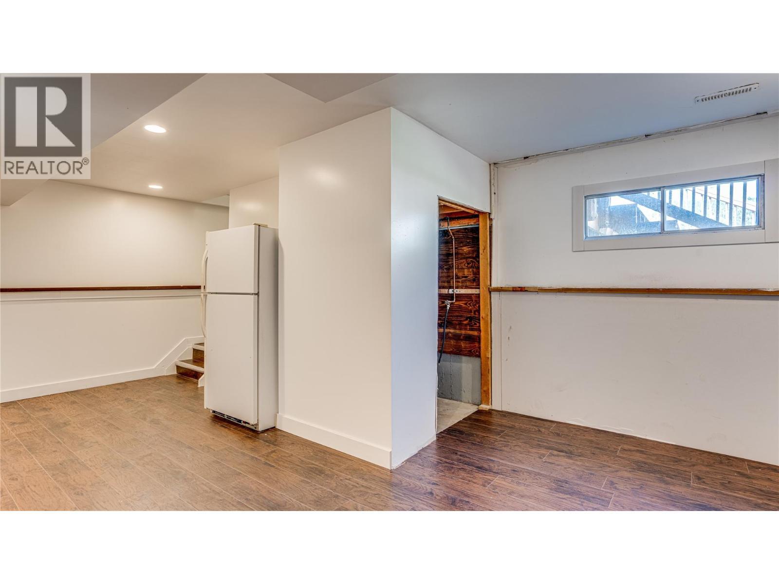 CHASE, British Columbia, V0E 1M0, CA, 5 Bedrooms Bedrooms, ,1 BathroomBathrooms,Residential,For Sale,1918383
