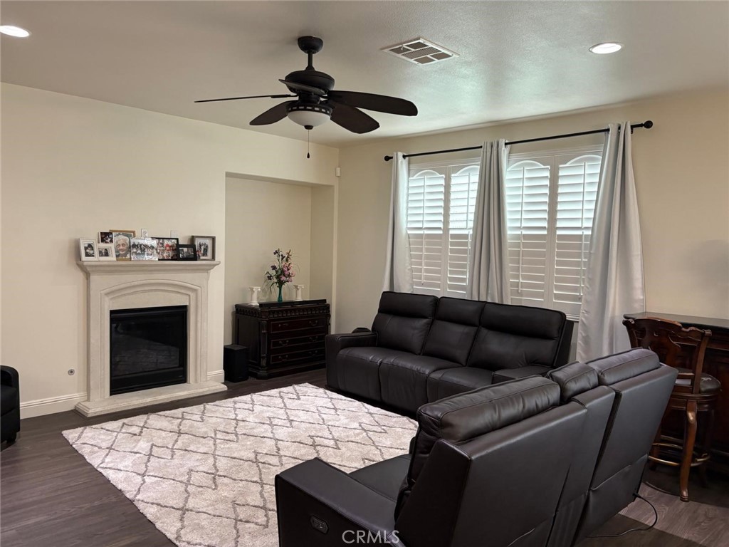 Jurupa Valley, California, 91752, United States, 7 Bedrooms Bedrooms, ,5 BathroomsBathrooms,Residential,For Sale,2020067