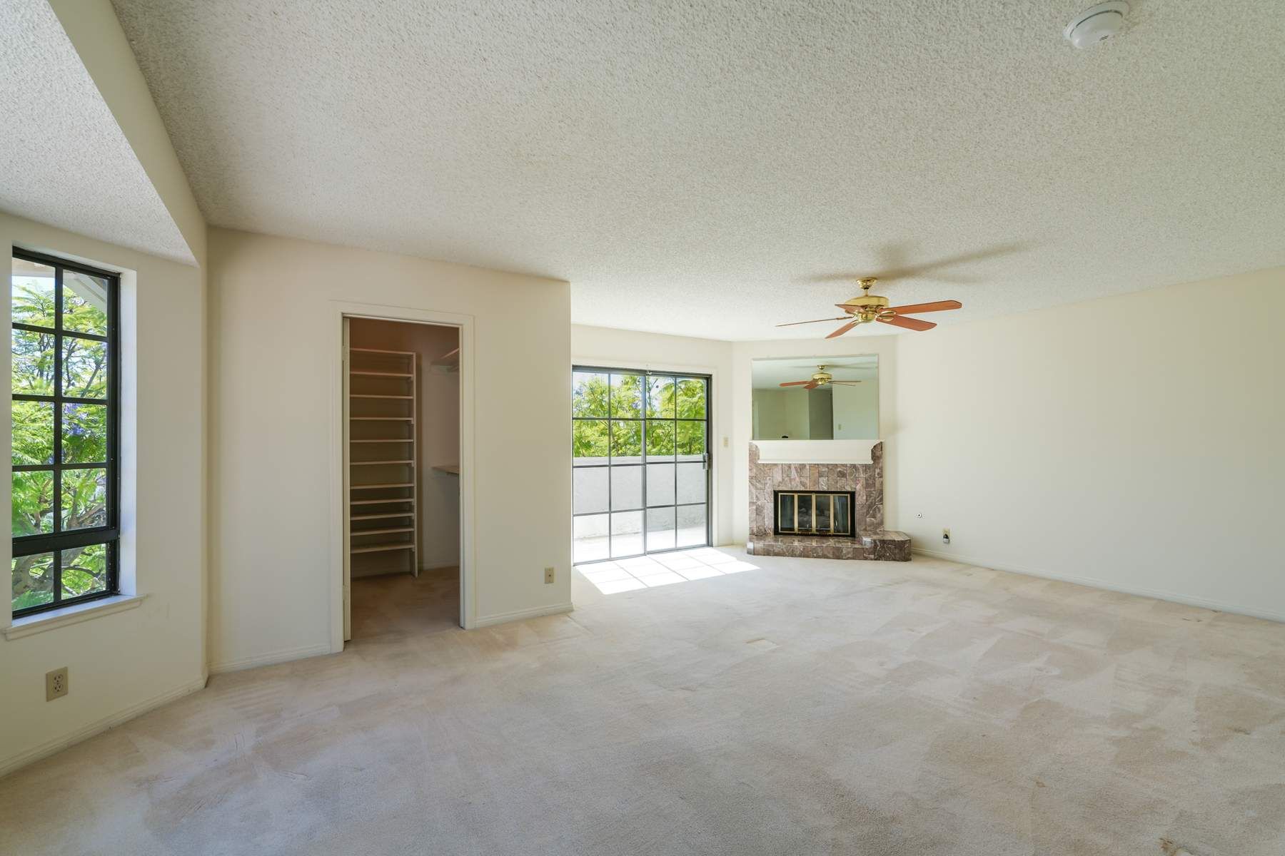  2440 Flintridge Drive - 物件實景