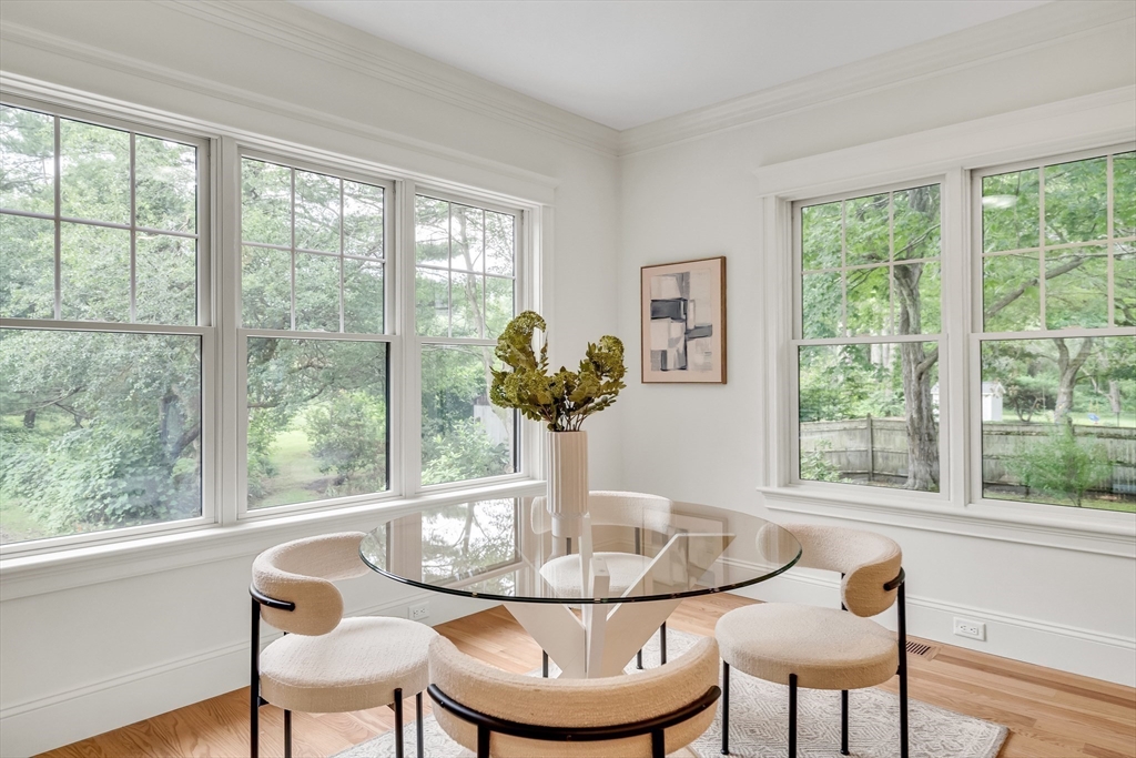 Lexington, Massachusetts, 02421, United States, 5 Bedrooms Bedrooms, ,5 BathroomsBathrooms,Residential,For Sale,1849755