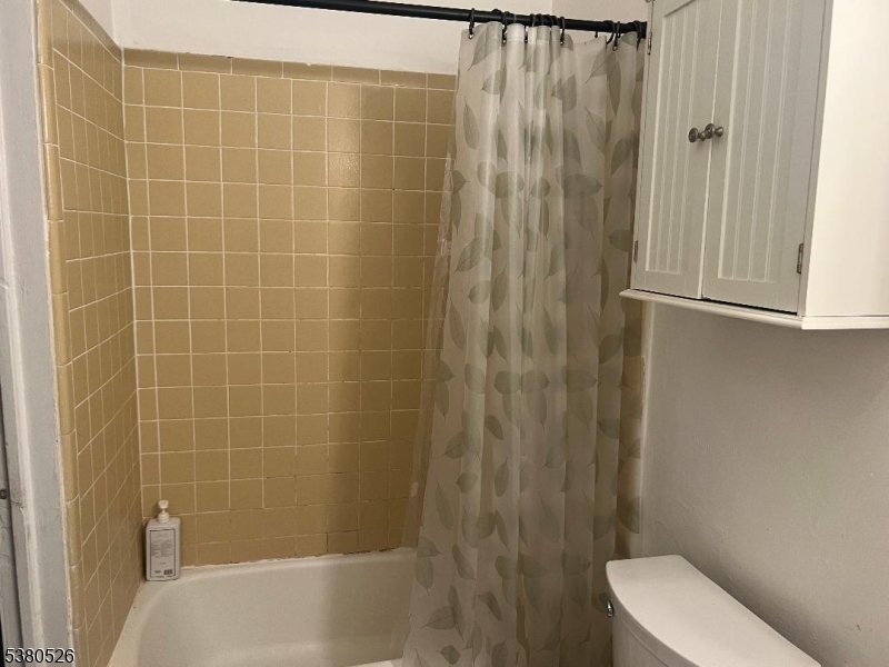 Cranford Twp., New Jersey, 07016, United States, 6 Bedrooms Bedrooms, ,4 BathroomsBathrooms,Residential,For Sale,1927229
