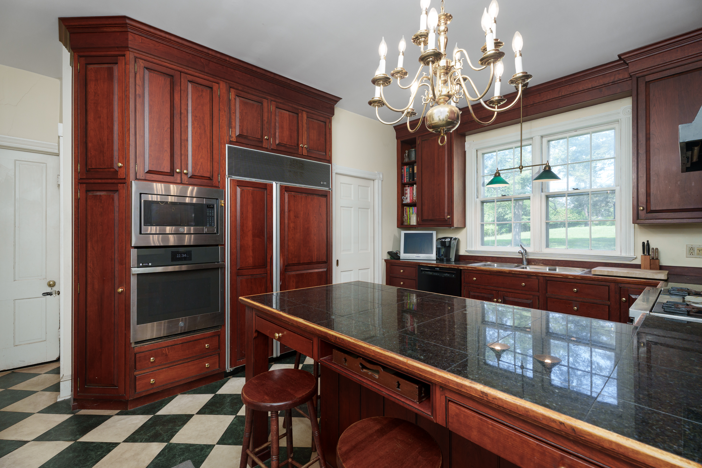  Historic Elegance Meets Everyday Living on Two Beautiful Acres - 物件實景