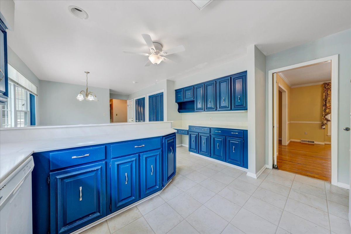 Roanoke, Virginia, 24015, United States, 5 Bedrooms Bedrooms, ,3 BathroomsBathrooms,Residential,For Sale,2043623