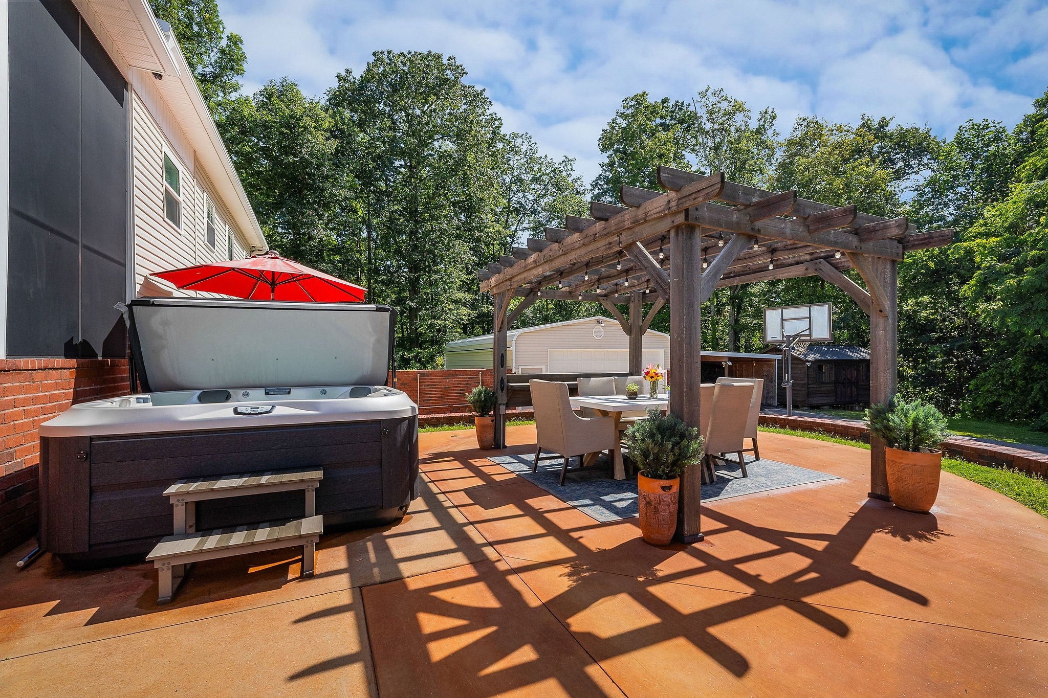 Smithville, Tennessee, 37166, United States, 1 Bedroom Bedrooms, ,4 BathroomsBathrooms,Residential,For Sale,2006606