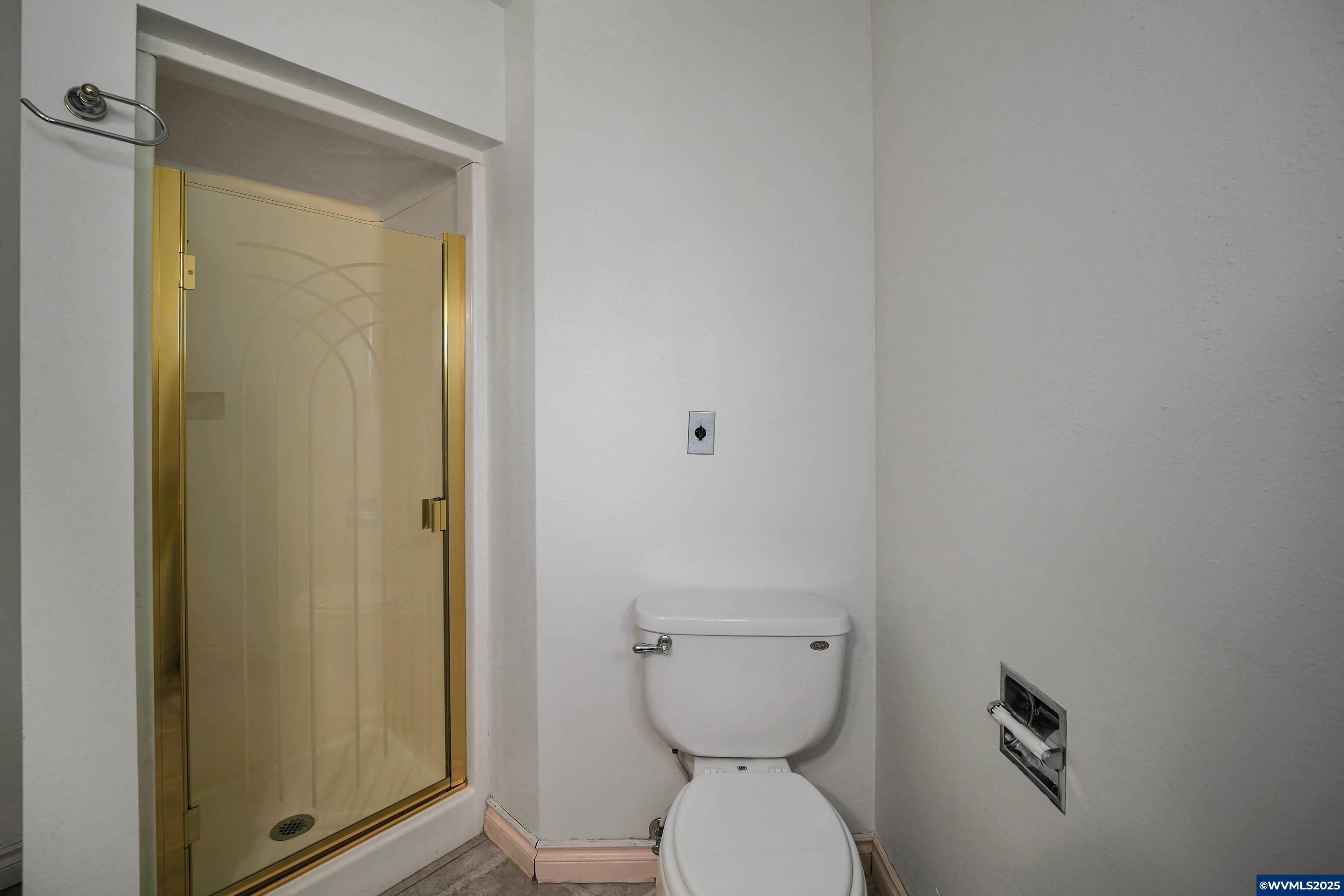 Salem, Oregon, 97304, United States, 3 Bedrooms Bedrooms, ,3 BathroomsBathrooms,Residential,For Sale,1826833