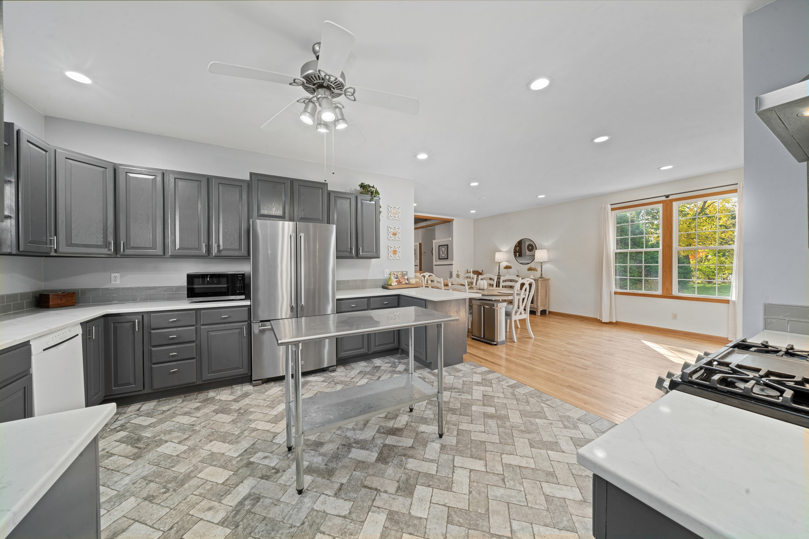 Elburn, Illinois, 60119, United States, 5 Bedrooms Bedrooms, ,3 BathroomsBathrooms,Residential,For Sale,1986331