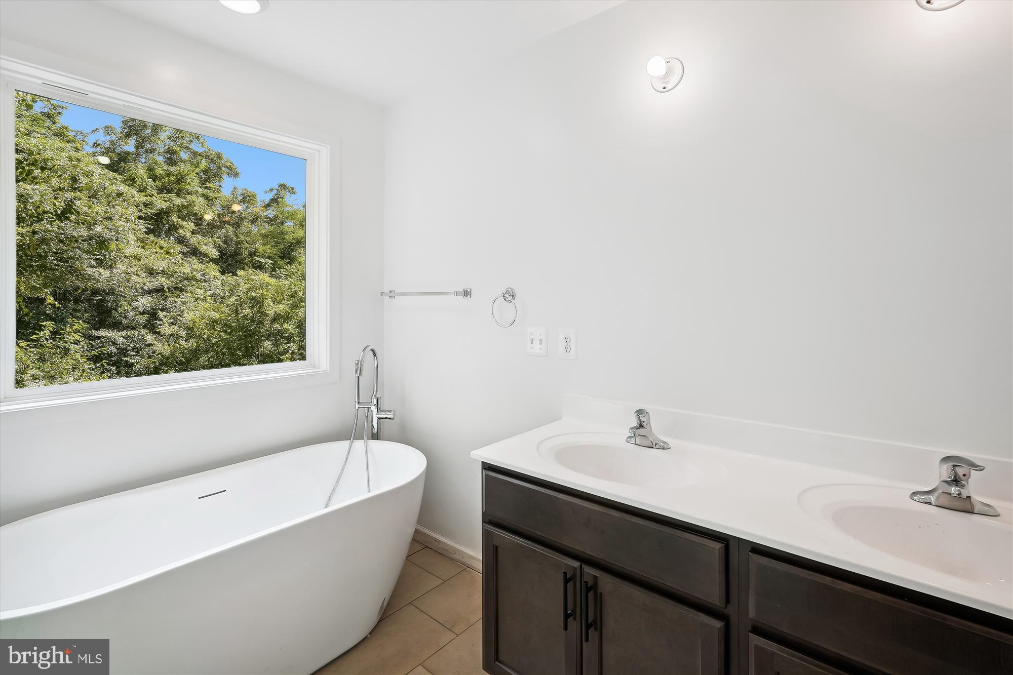 Amissville, Virginia, 20106, United States, 4 Bedrooms Bedrooms, ,3 BathroomsBathrooms,Residential,For Sale,1920325