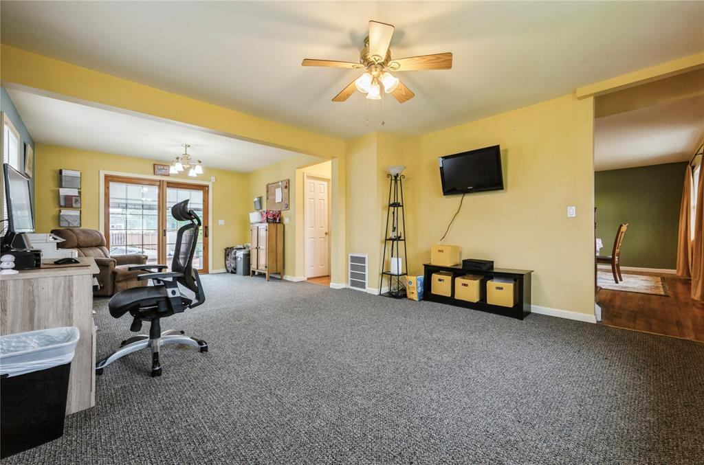 Hicksville, New York, 11801, United States, 4 Bedrooms Bedrooms, ,3 BathroomsBathrooms,Residential,For Sale,1835516