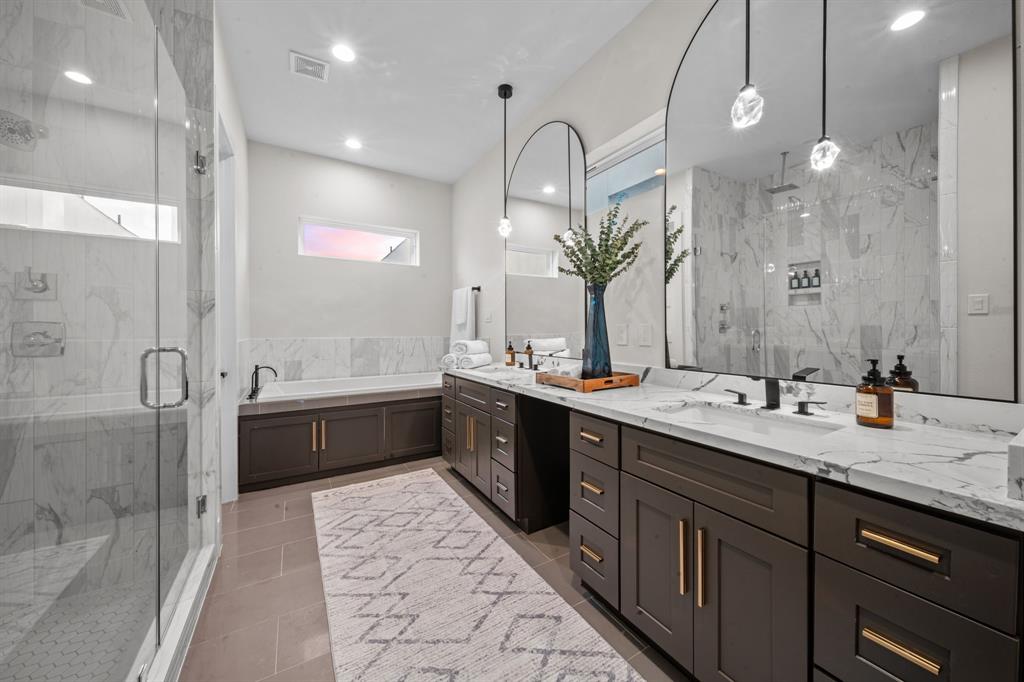 Houston, Texas, 77007, United States, 3 Bedrooms Bedrooms, ,4 BathroomsBathrooms,Residential,For Sale,1723446