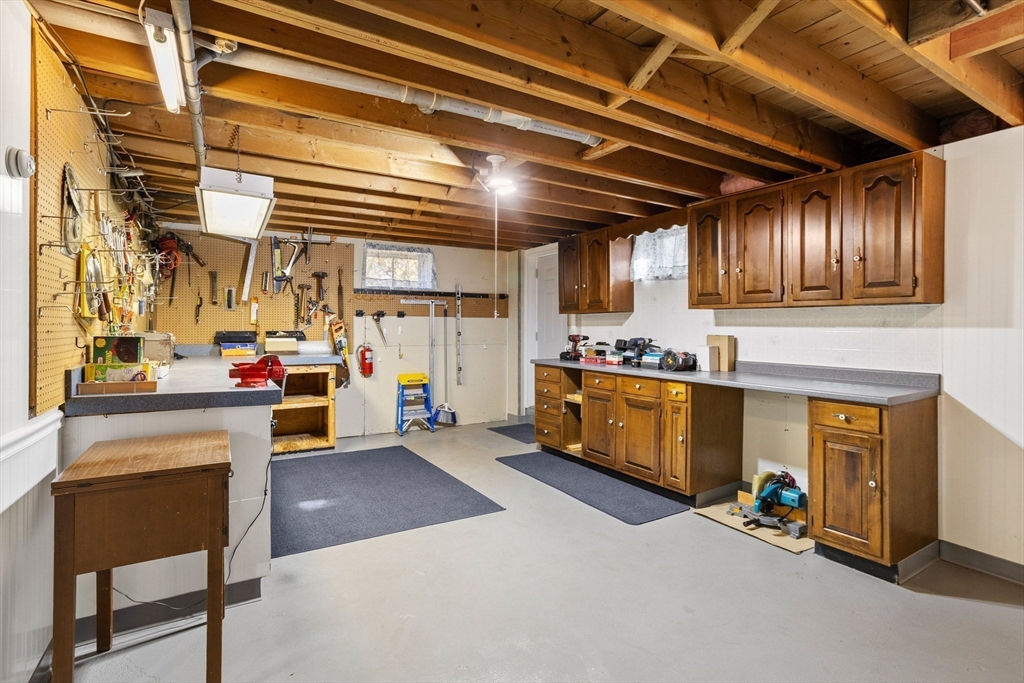 Methuen, Massachusetts, 01844, United States, 3 Bedrooms Bedrooms, ,1 BathroomBathrooms,Residential,For Sale,1981024