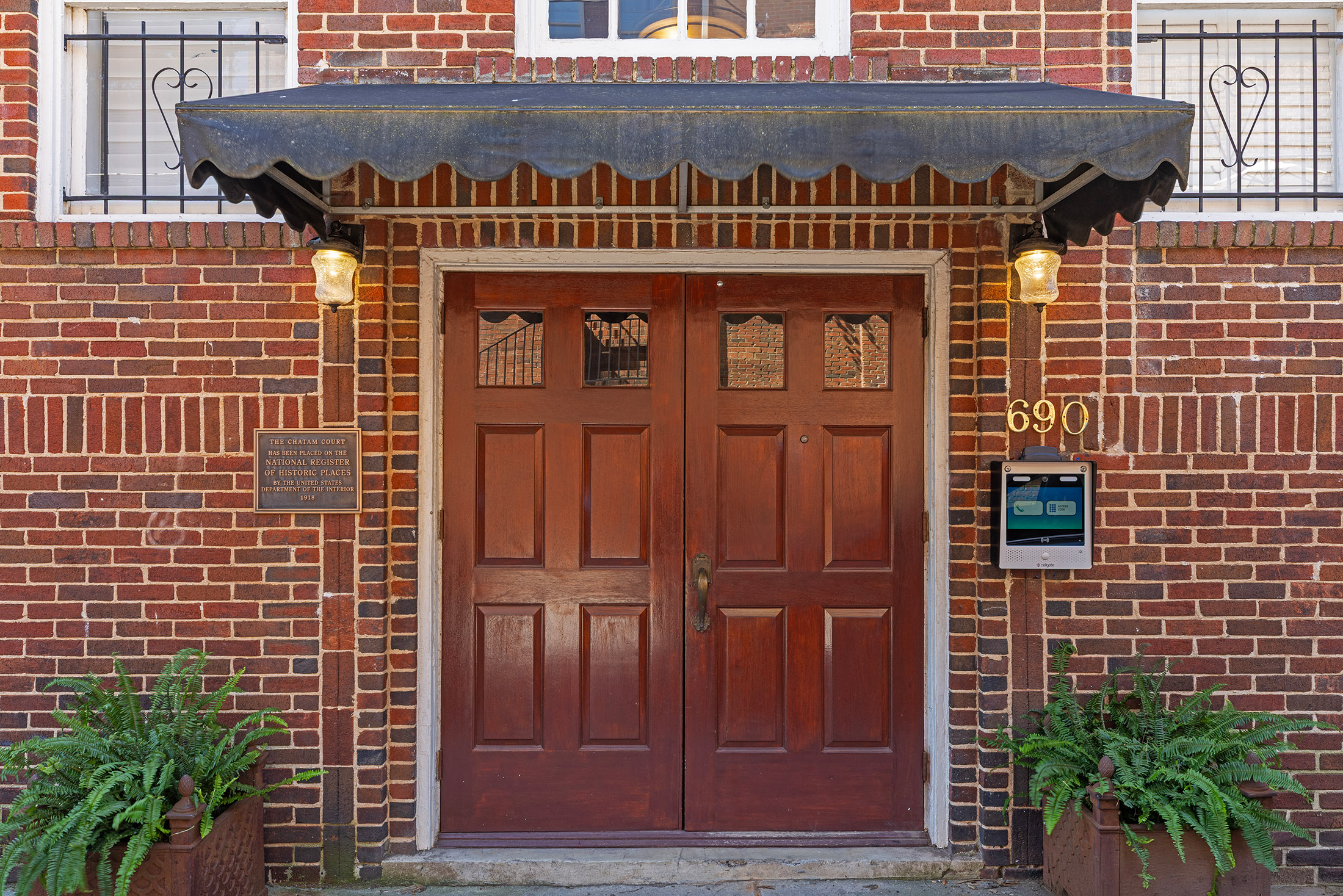  One-of-a-Kind, Historic, Midtown Mid-Rise - 物件實景