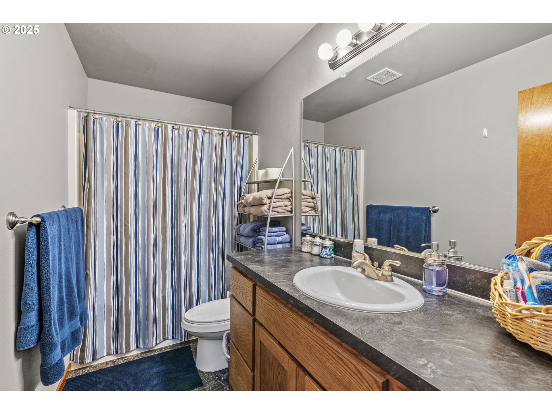 Castle Rock, Washington, 98611, United States, 3 Bedrooms Bedrooms, ,2 BathroomsBathrooms,Residential,For Sale,1848776