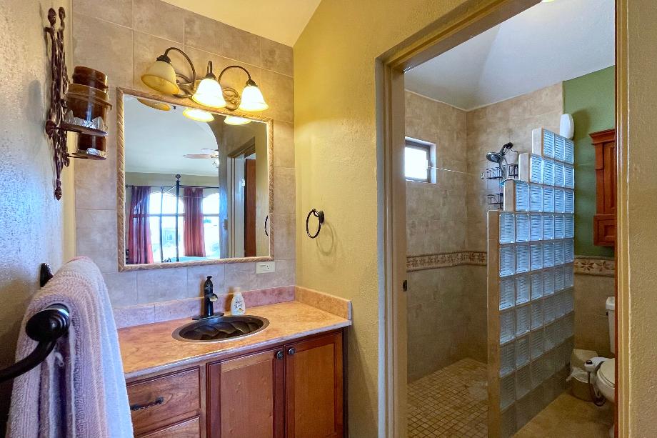 Guaymas, Sonora, 85506, Mexico, 4 Bedrooms Bedrooms, ,3 BathroomsBathrooms,Residential,For Sale,1916977