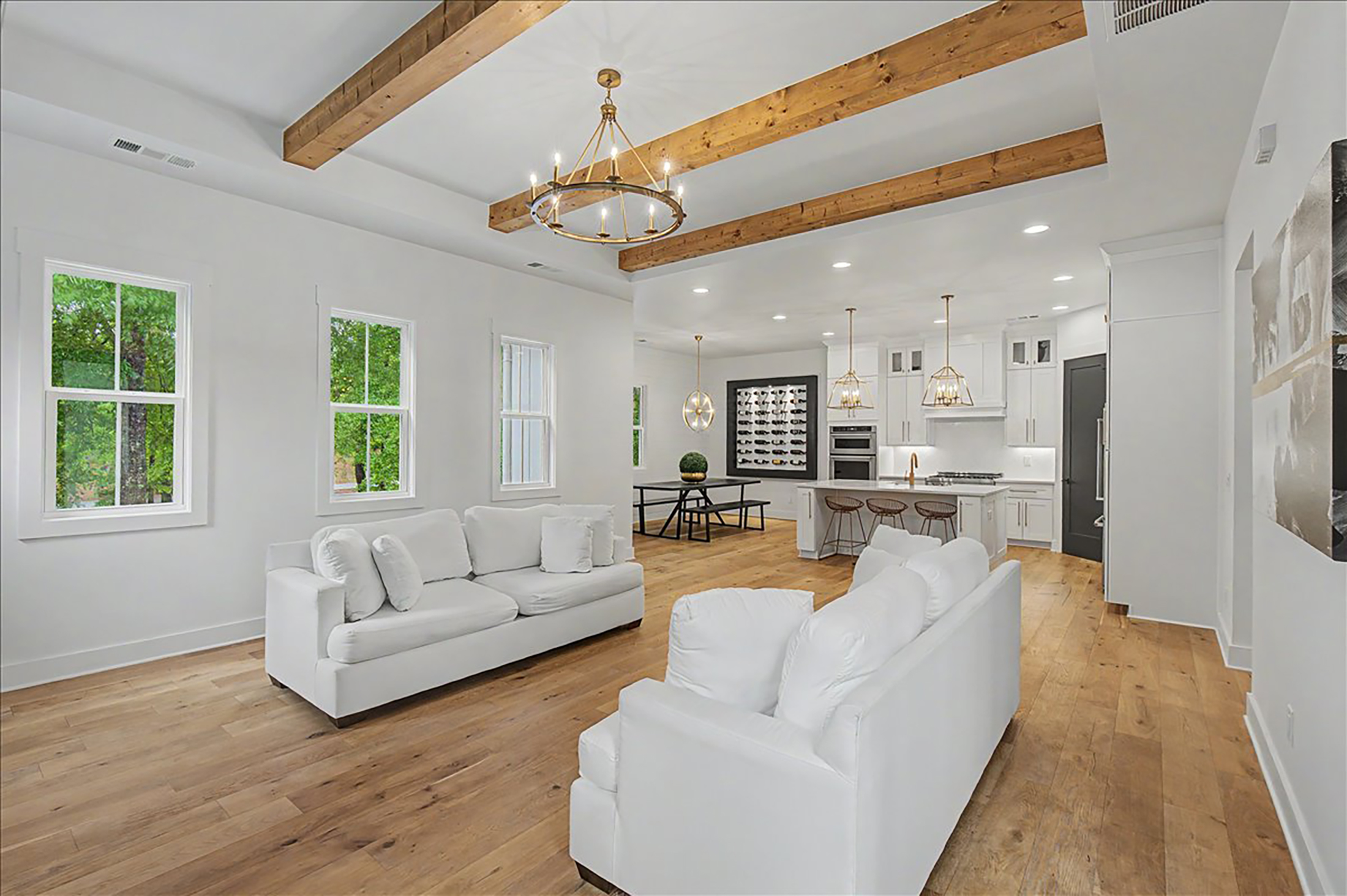  Custom Modern Farmhouse Near Downtown Woodstock - 物件實景