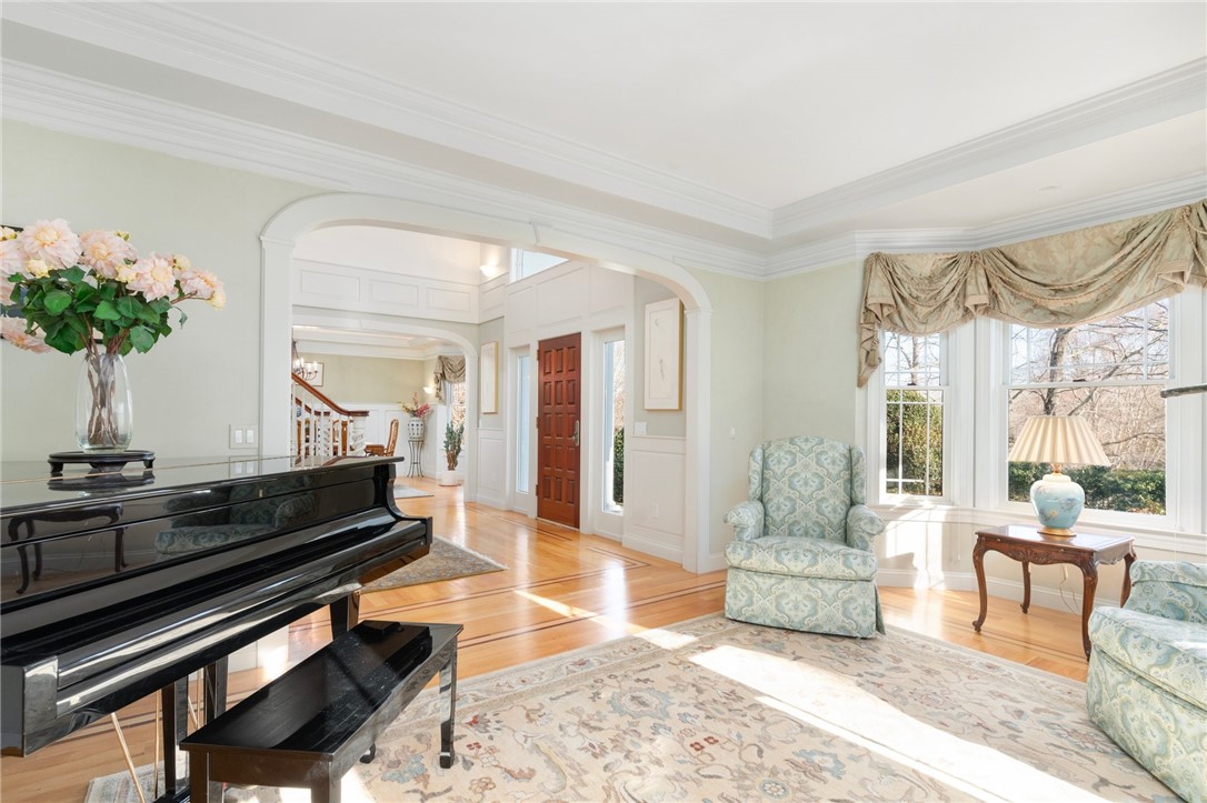 East Greenwich, Rhode Island, 02818, United States, 5 Bedrooms Bedrooms, ,7 BathroomsBathrooms,Residential,For Sale,1940425