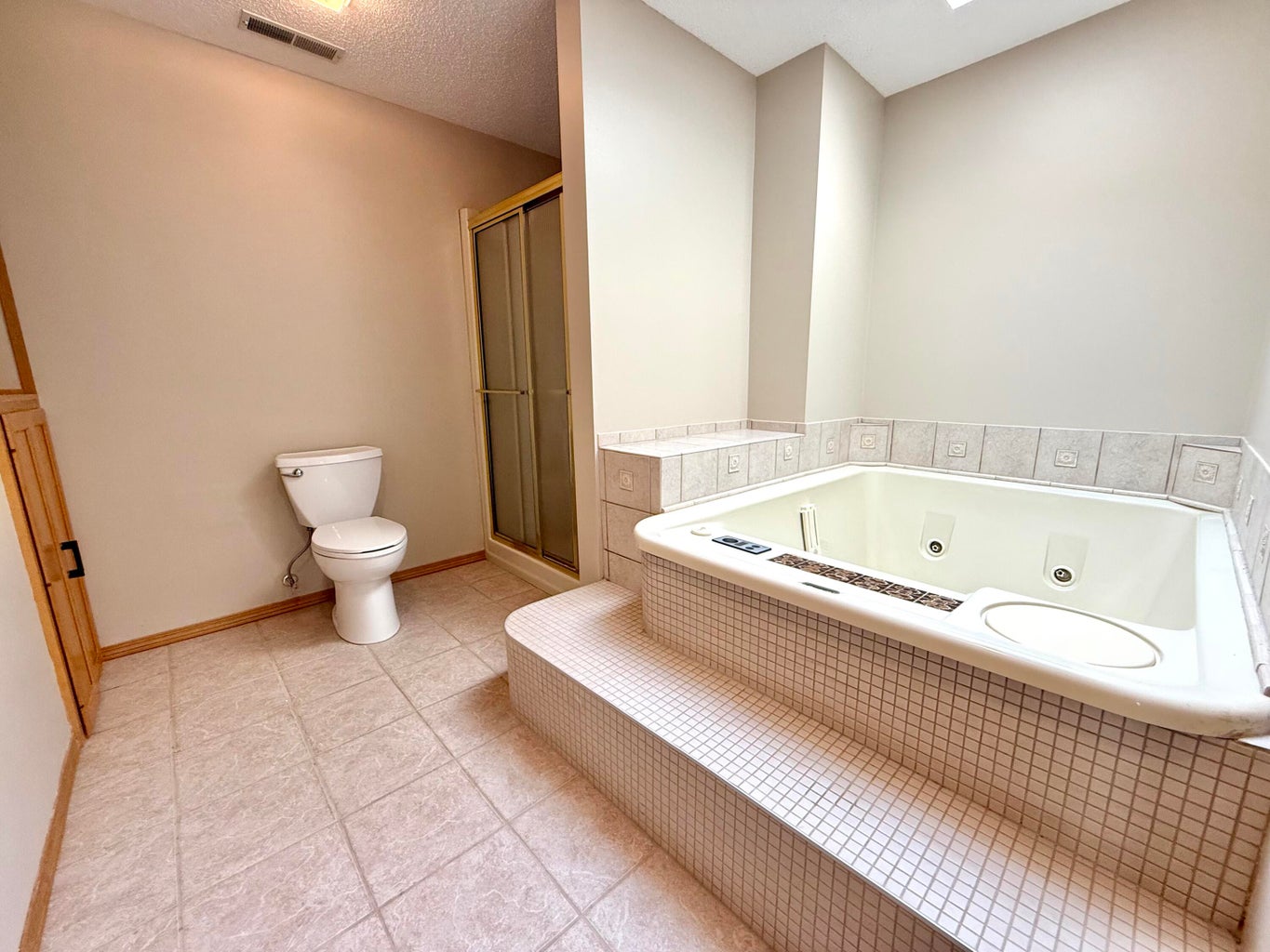 Brookings, South Dakota, 57006, United States, 6 Bedrooms Bedrooms, ,4 BathroomsBathrooms,Residential,For Sale,1909247