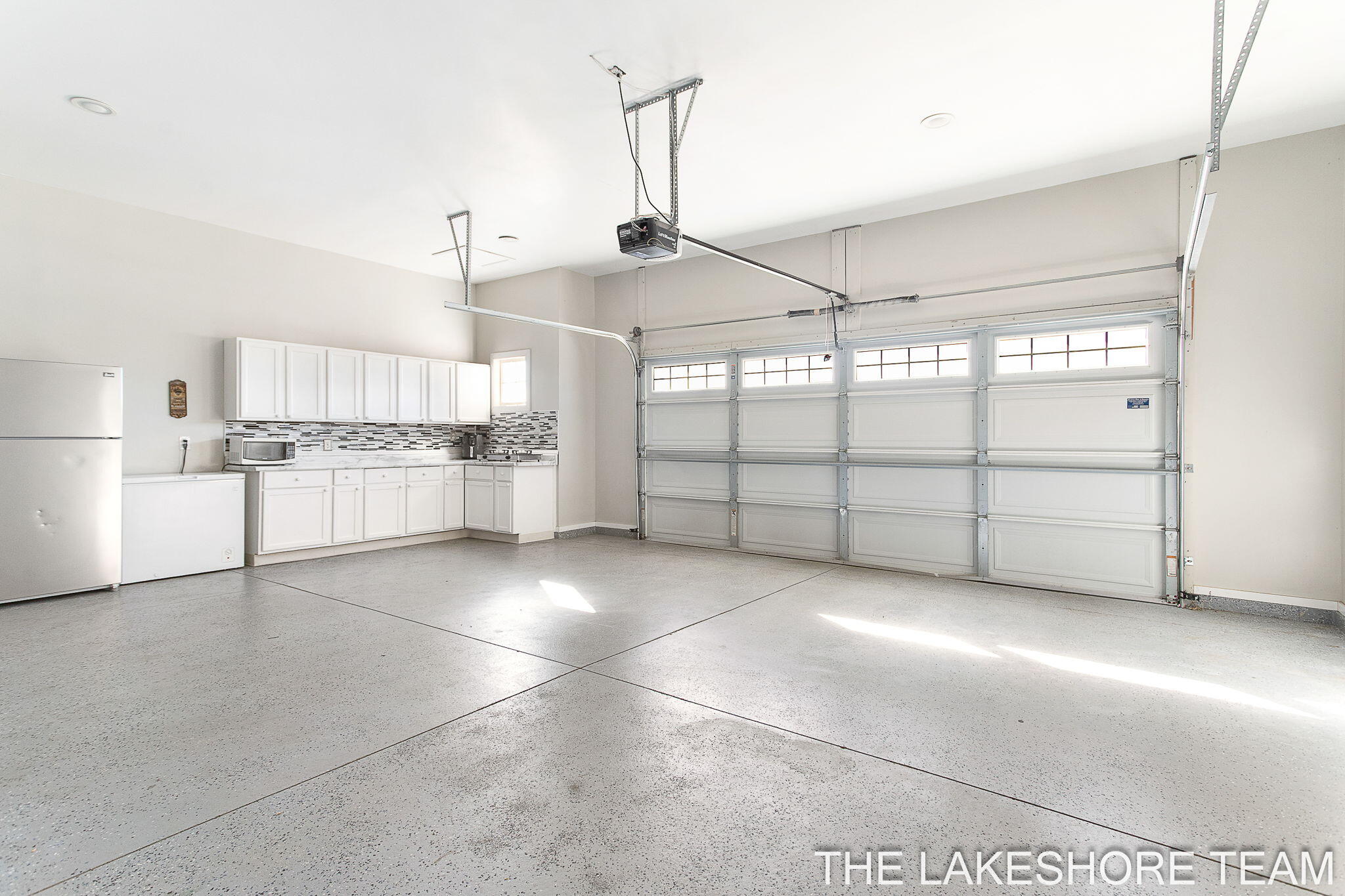 Holland, Michigan, 49424, United States, 5 Bedrooms Bedrooms, ,4 BathroomsBathrooms,Residential,For Sale,1973082