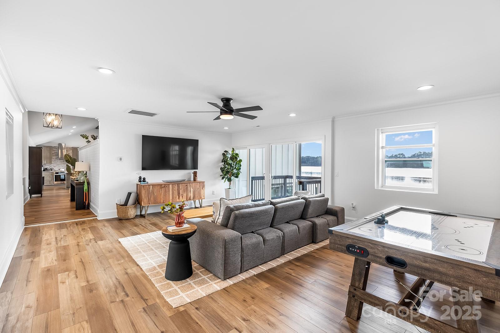 Charlotte, North Carolina, 28278, United States, 3 Bedrooms Bedrooms, ,3 BathroomsBathrooms,Residential,For Sale,1986488