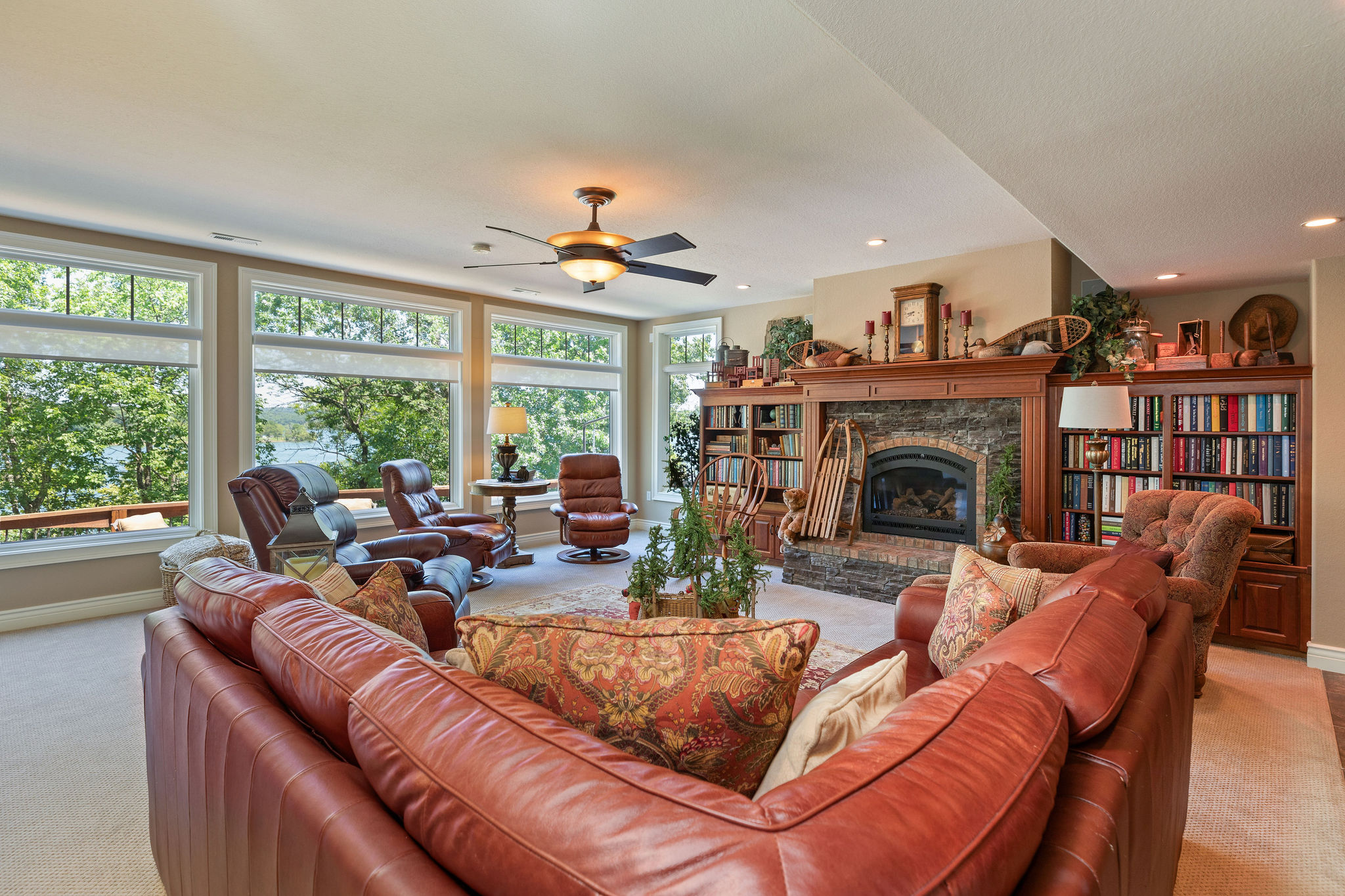 Shell Knob, Missouri, 65747, United States, 4 Bedrooms Bedrooms, ,5 BathroomsBathrooms,Residential,For Sale,1894340