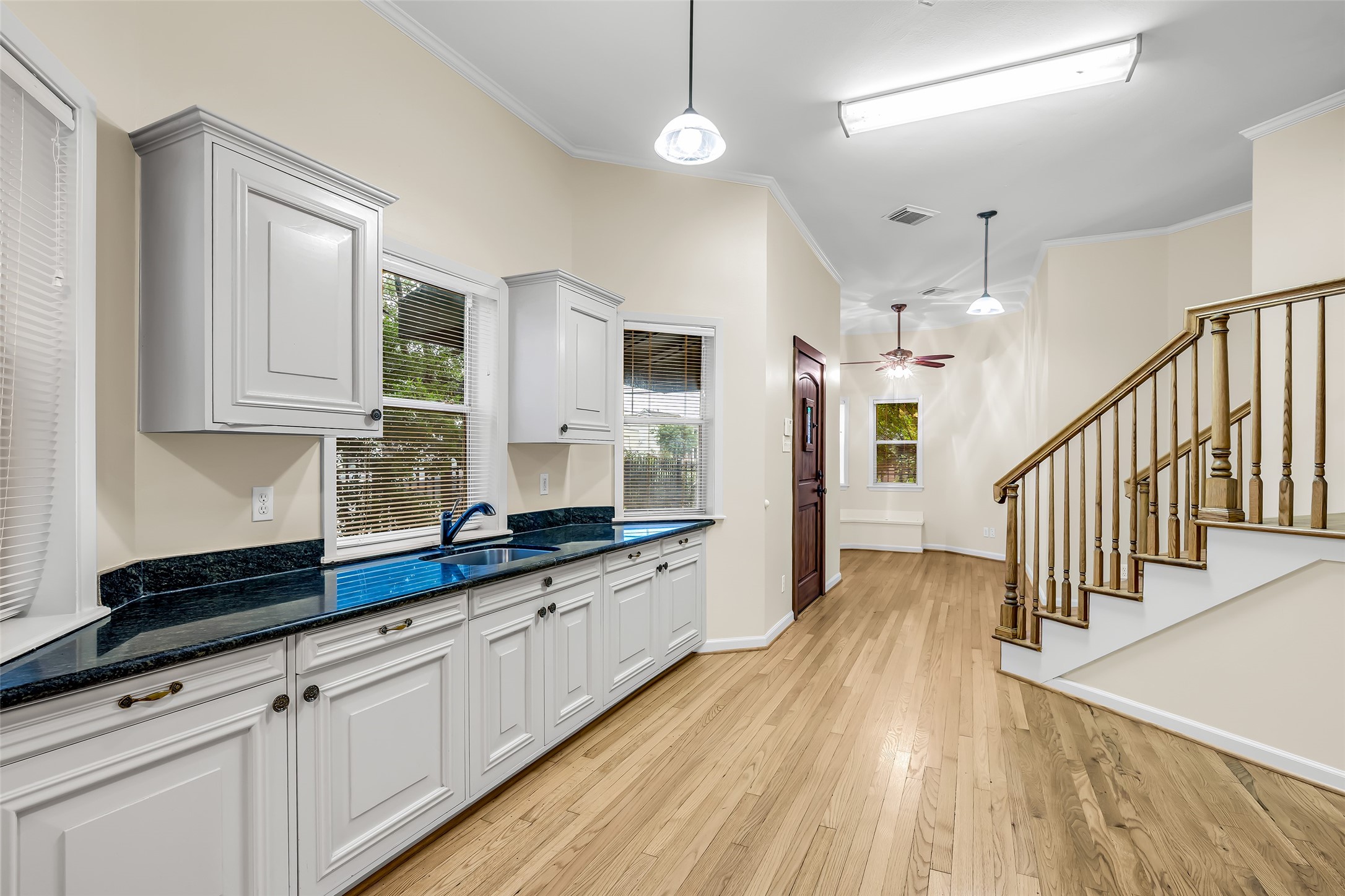  3201 White Oak Drive - 物件實景